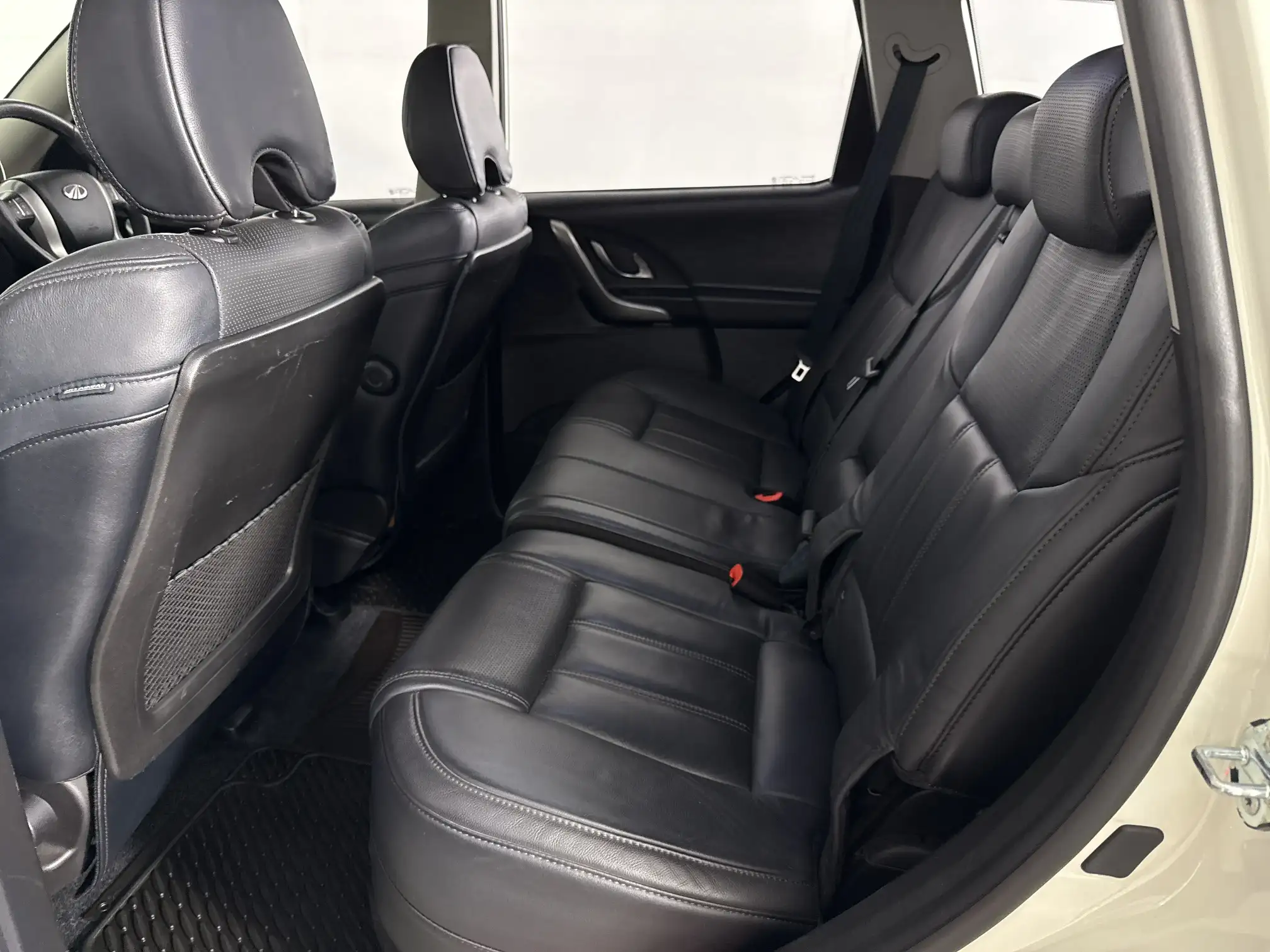 Mahindra XUV