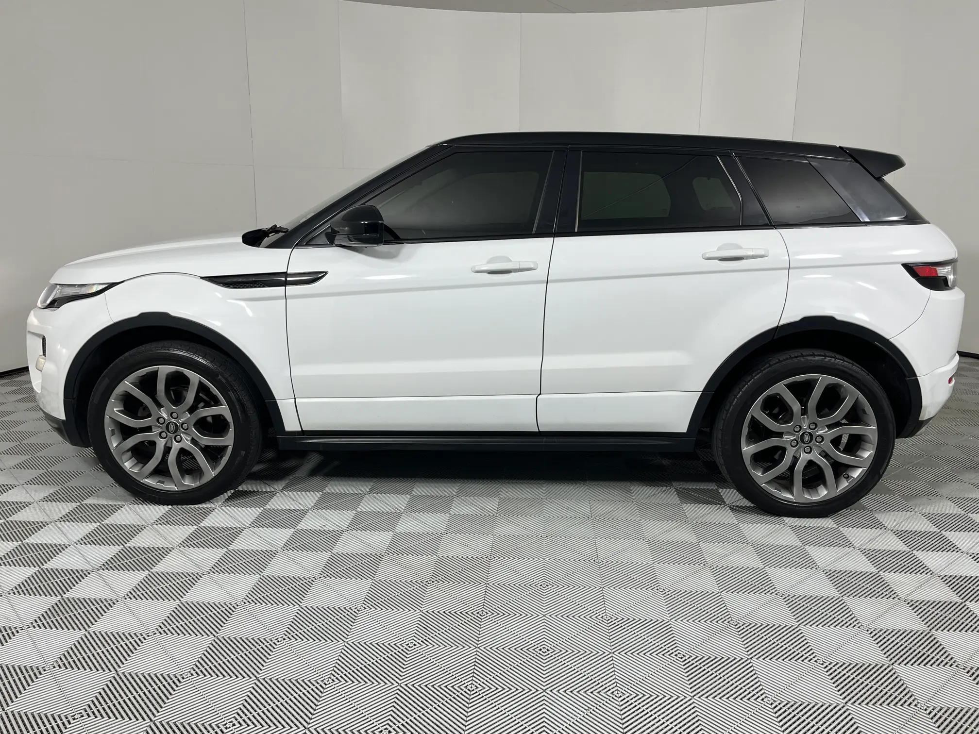 Used 2014 Land Rover Range Rover Evoque 2.2 SD4 Dynamic for sale ...