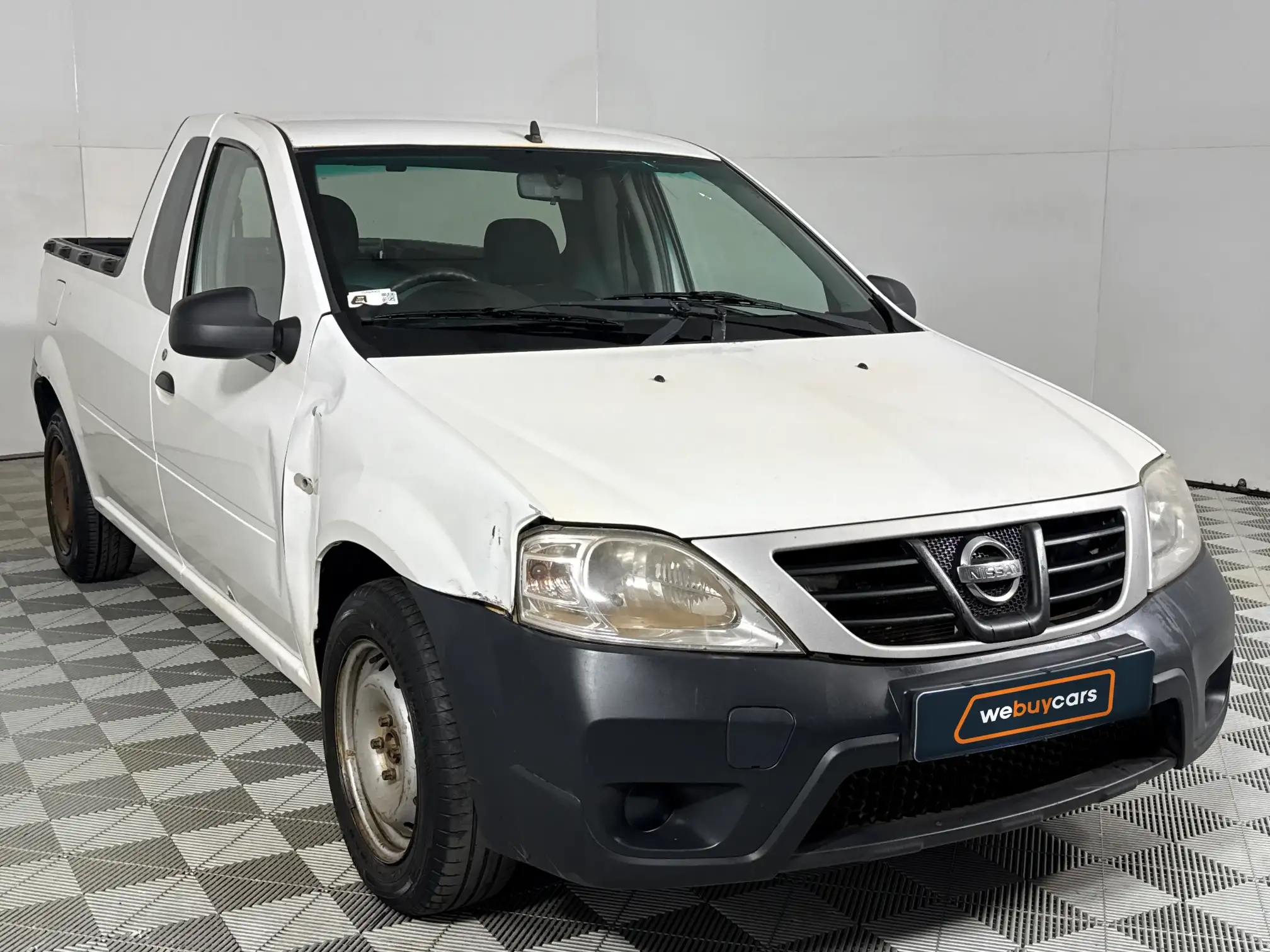 Nissan NP200