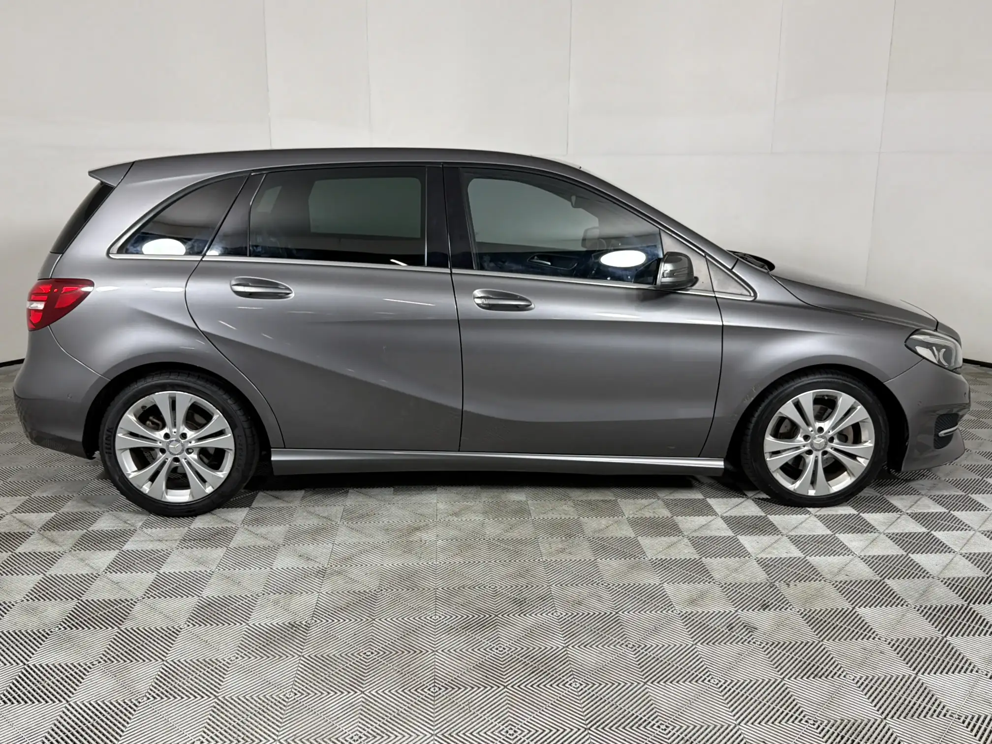 Mercedes-Benz B Class