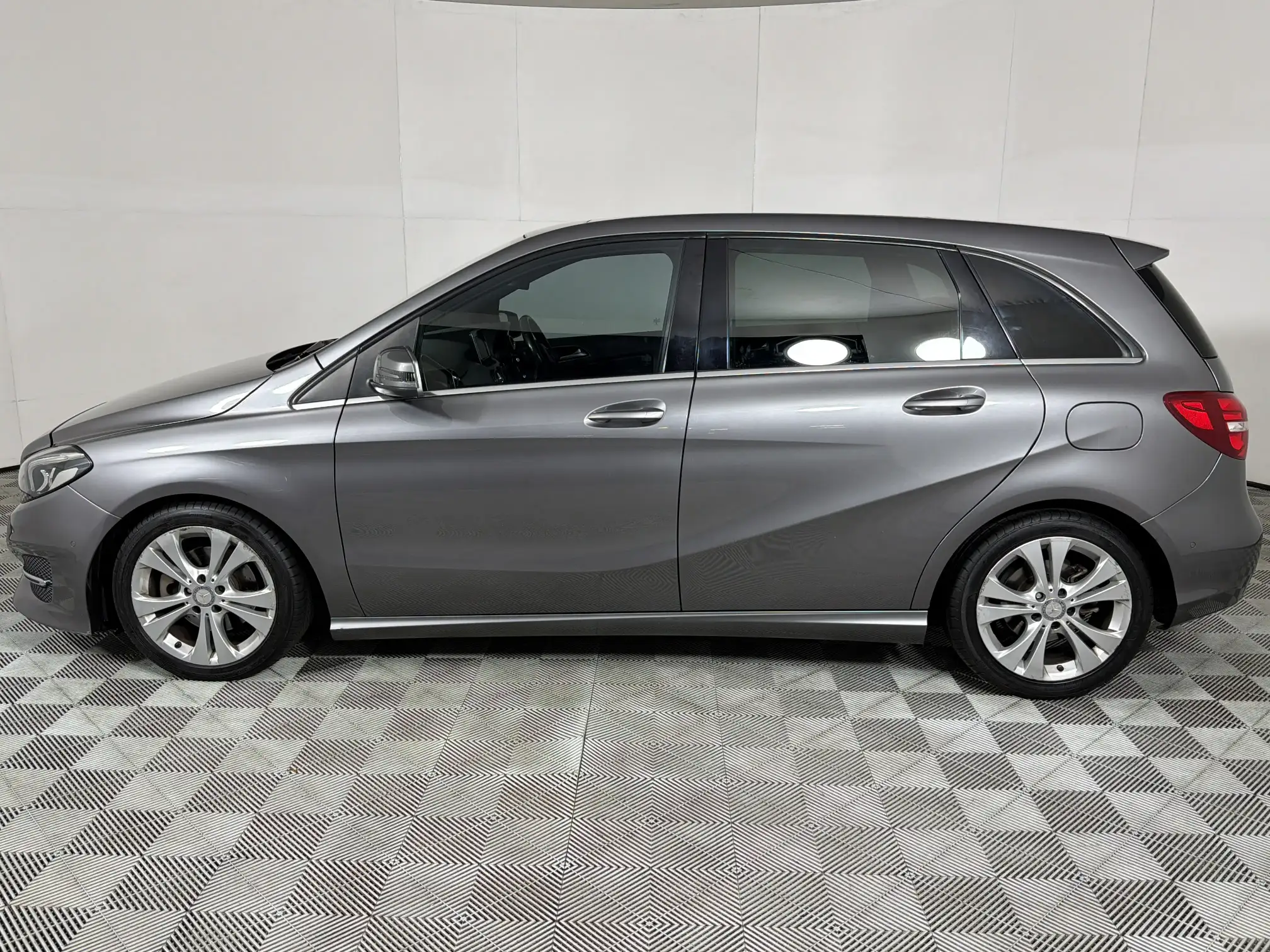 Mercedes-Benz B Class