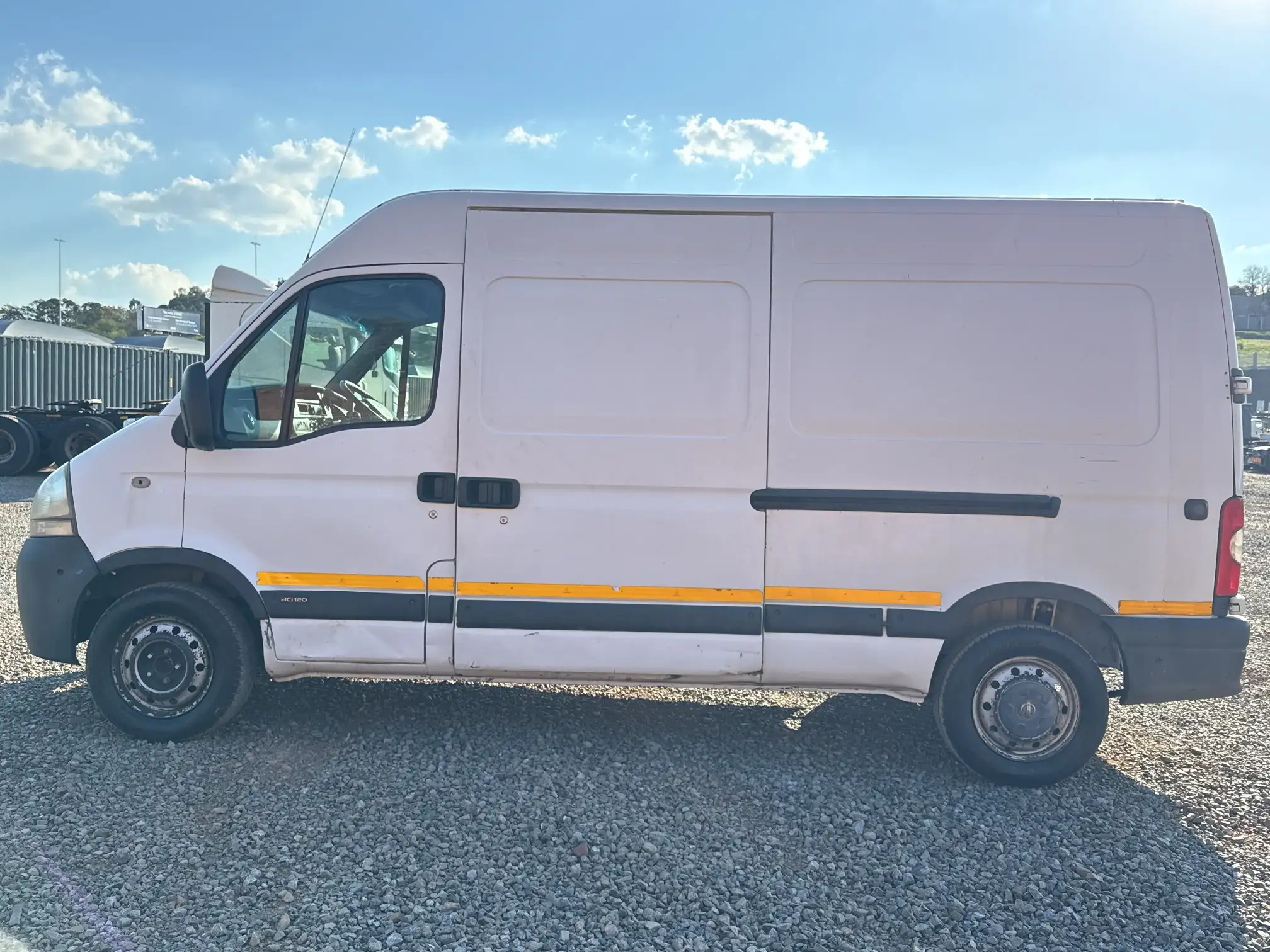 Nissan Interstar