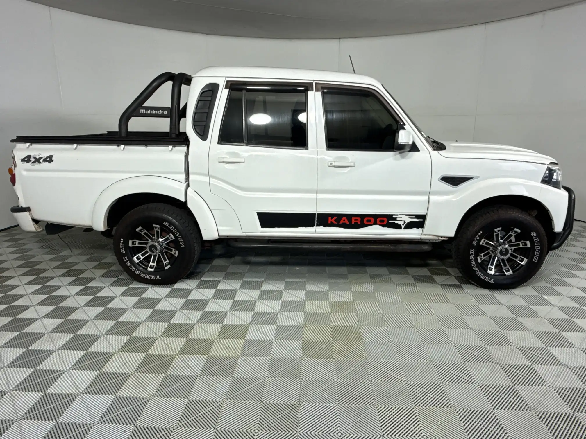 Mahindra PIK UP