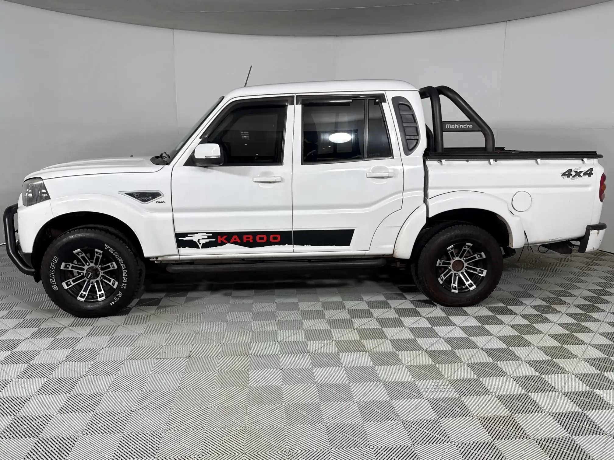 Mahindra PIK UP