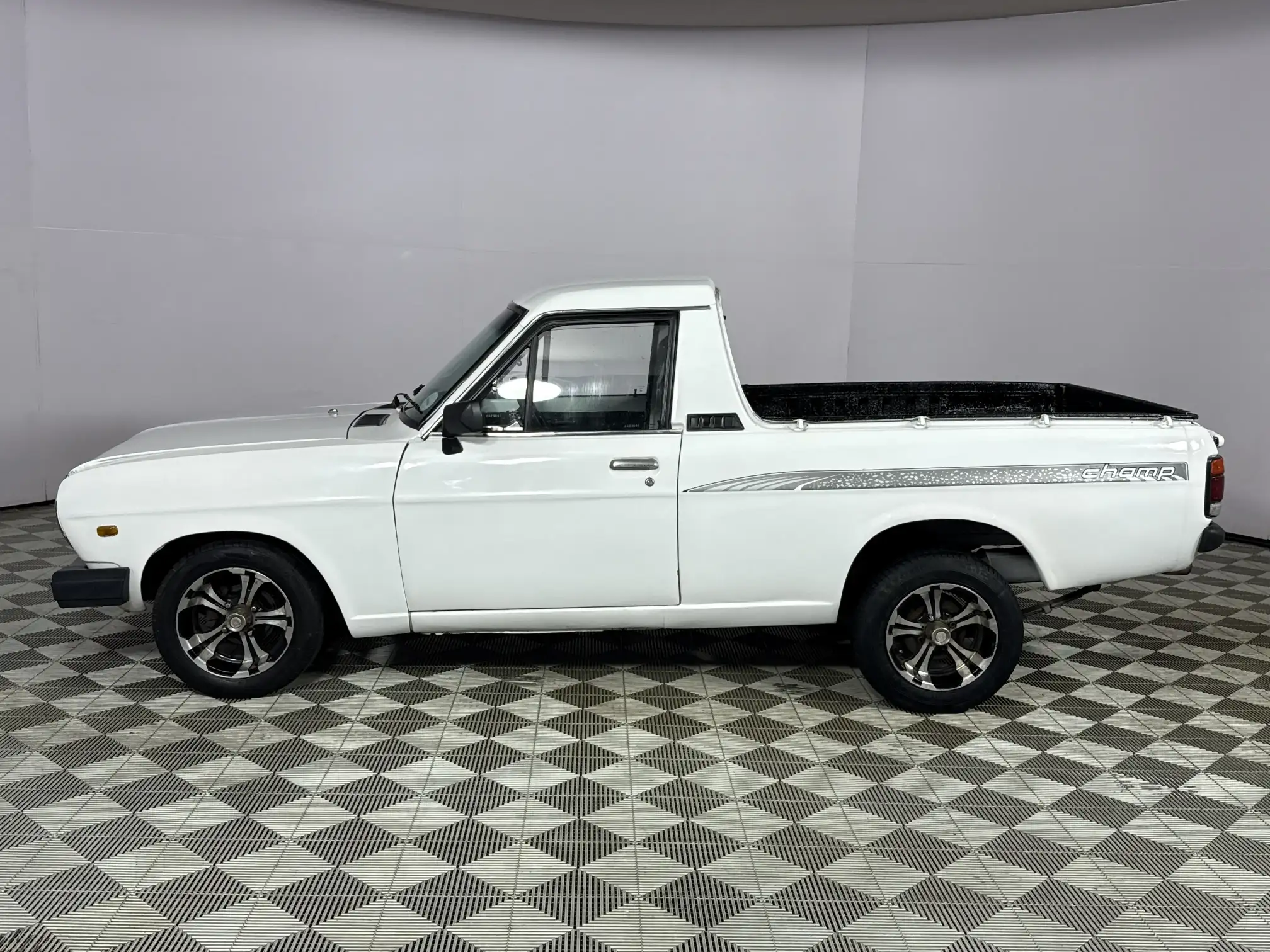 Nissan 1400