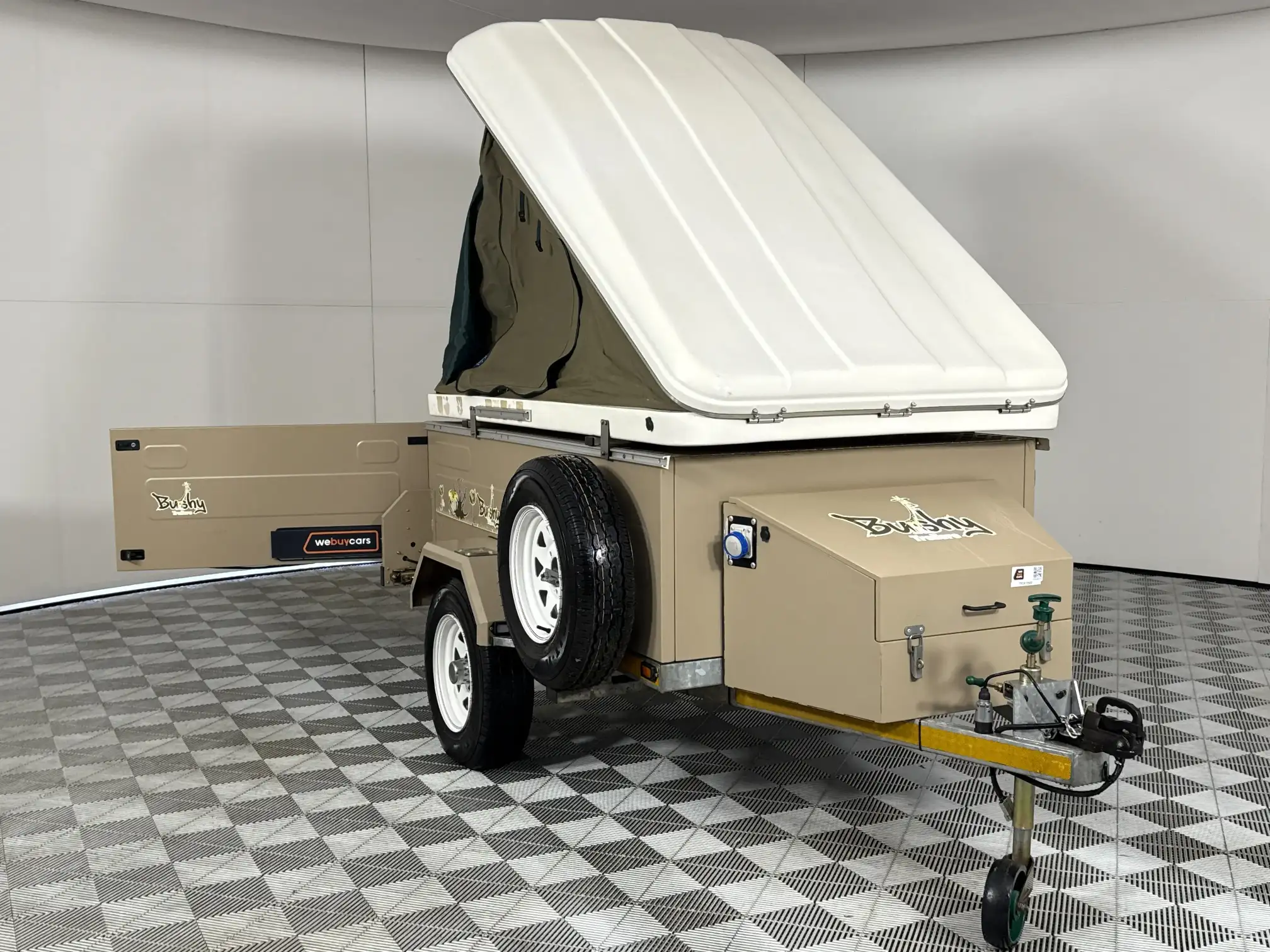 Trailer Mecca Bushy