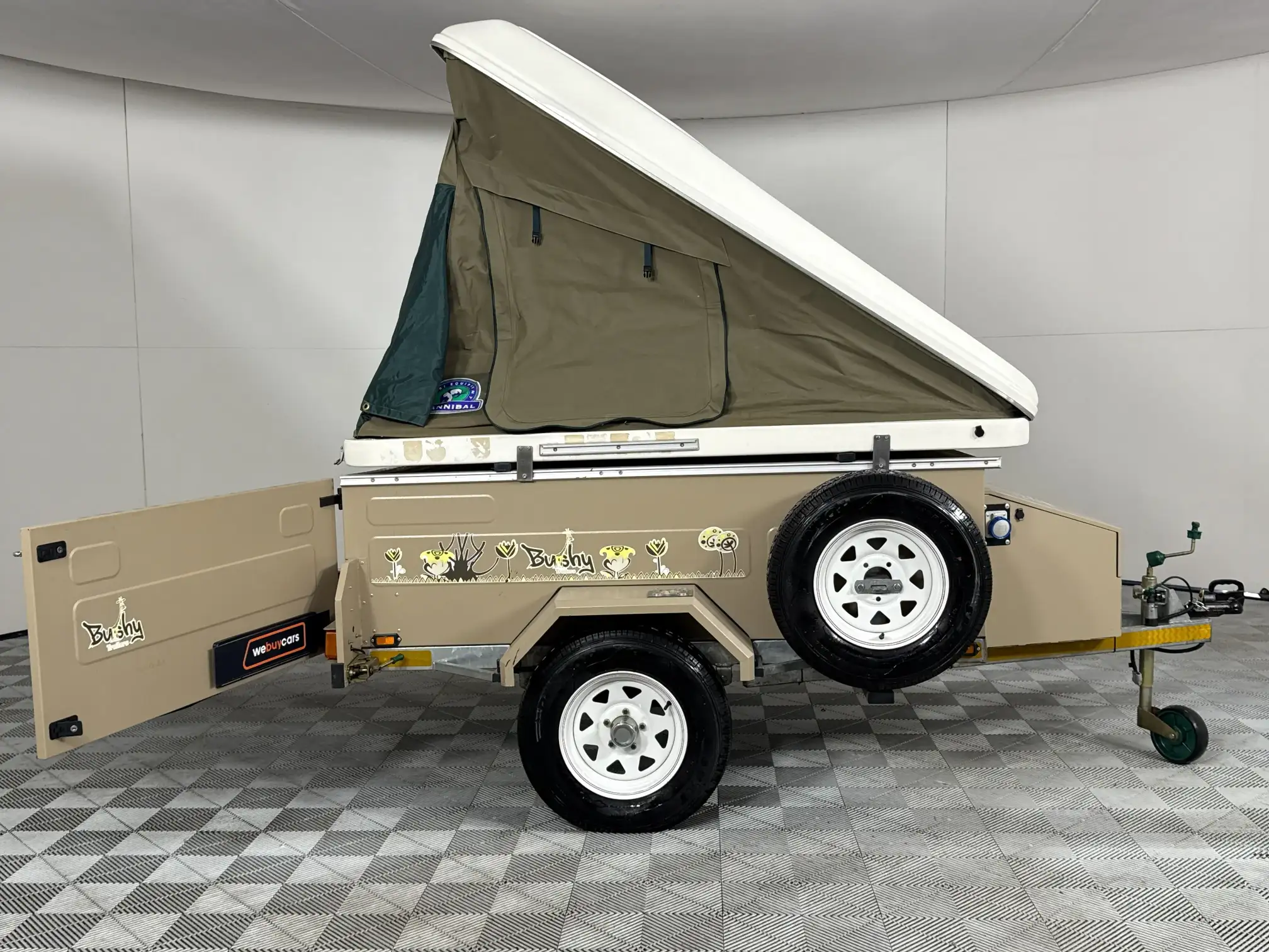 Trailer Mecca Bushy