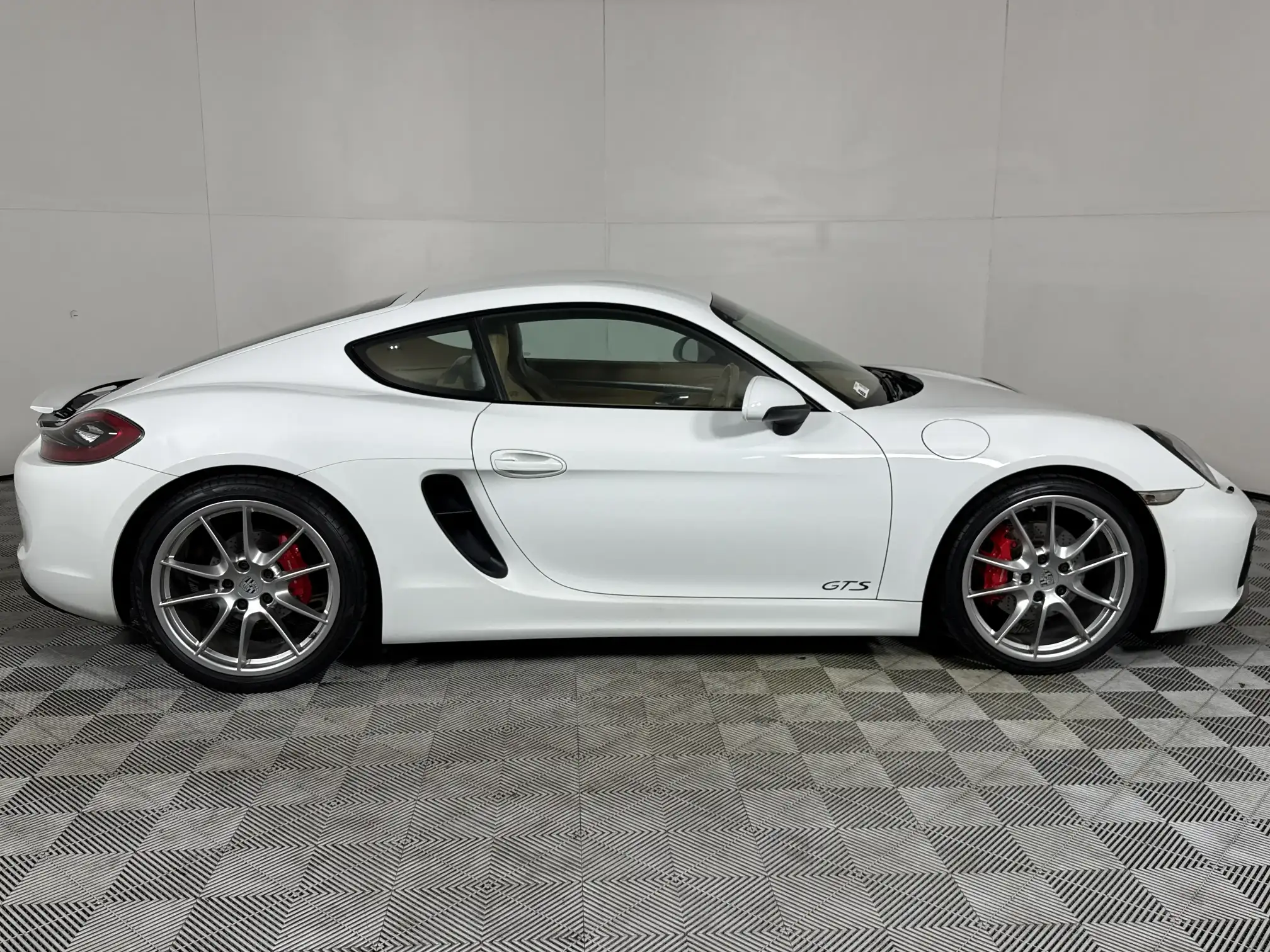 Porsche Cayman