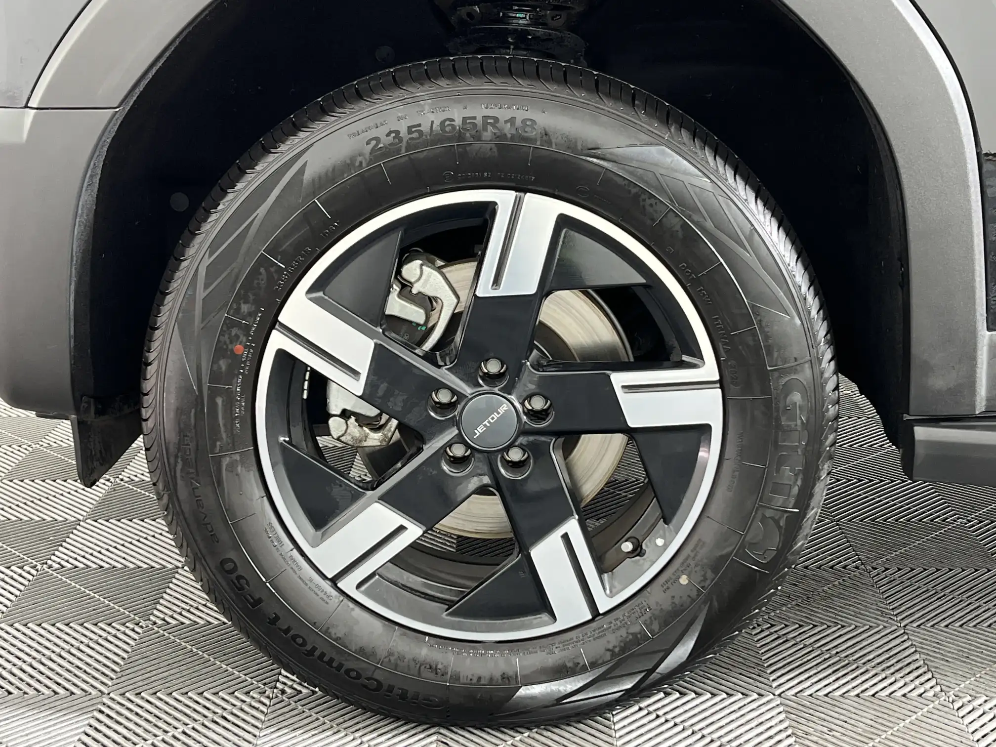 Jetour T1