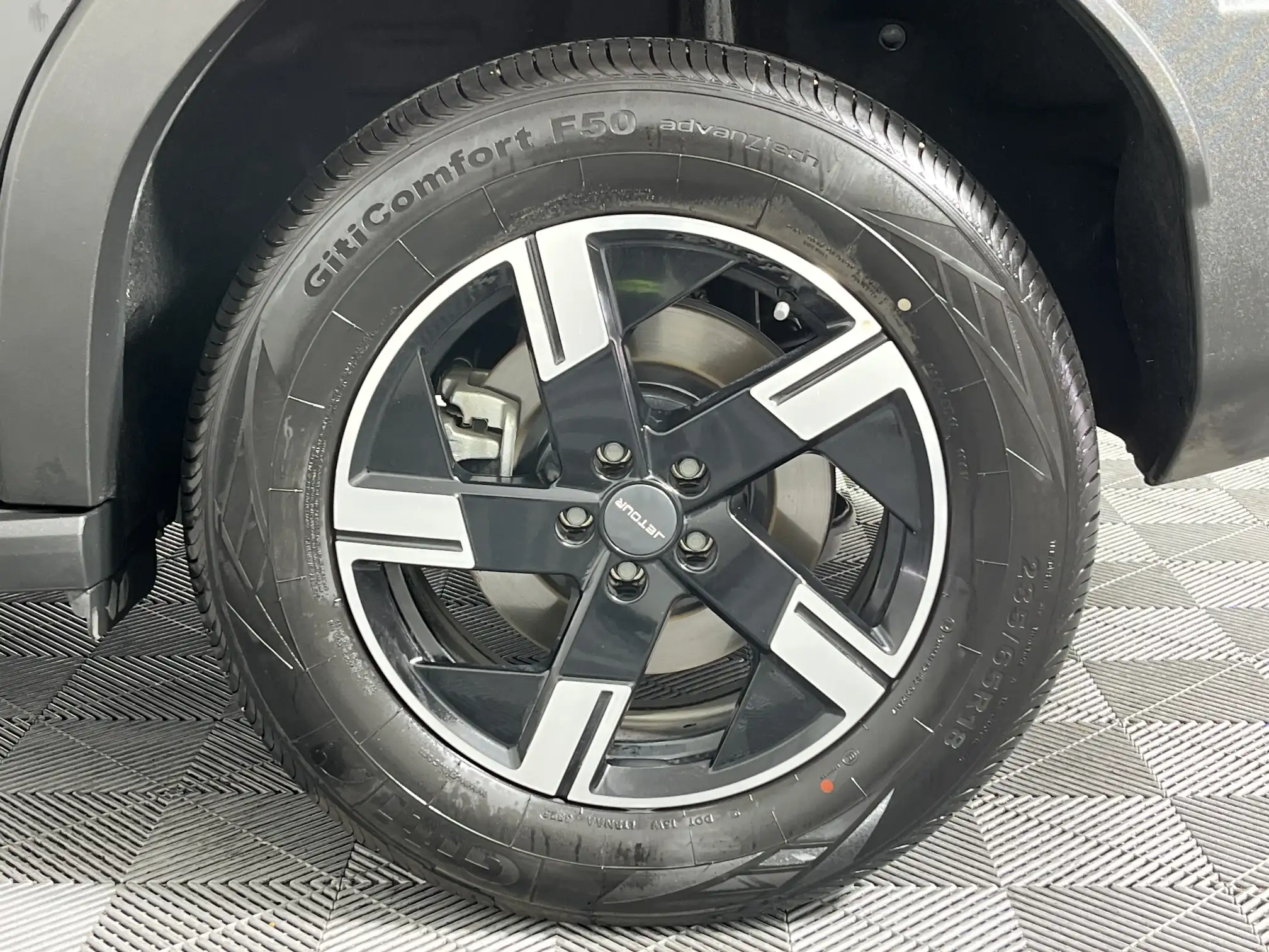 Jetour T1