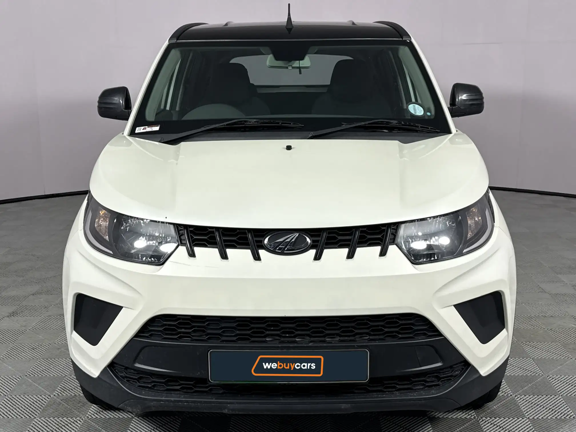 Mahindra KUV 100