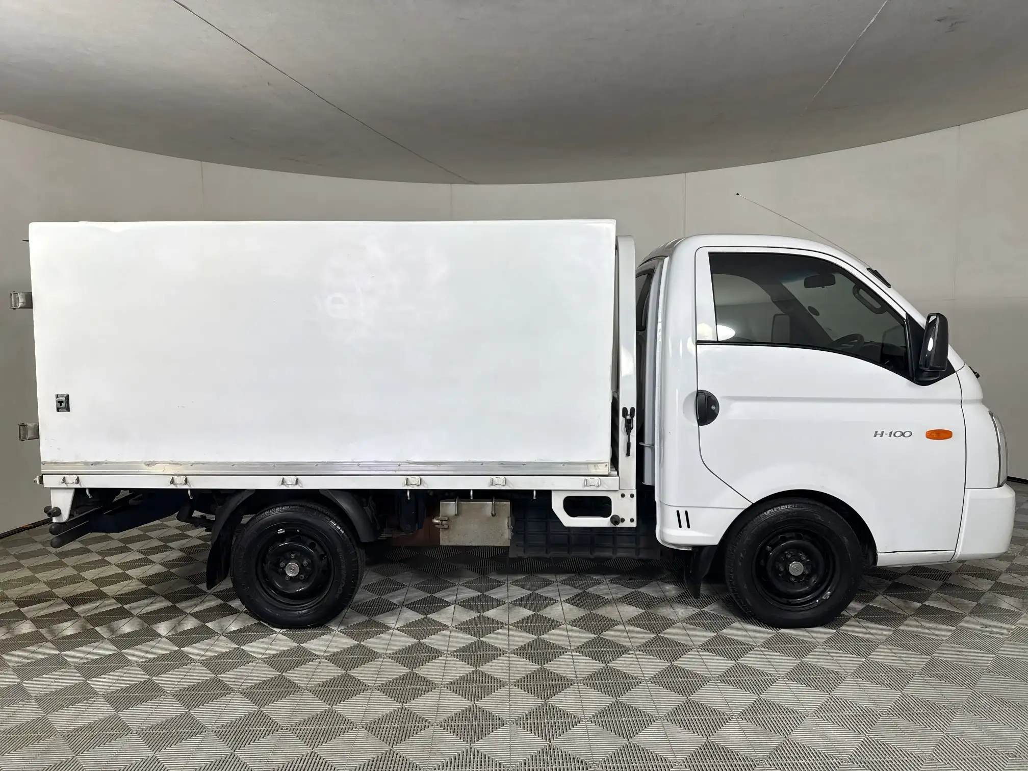 Hyundai H100