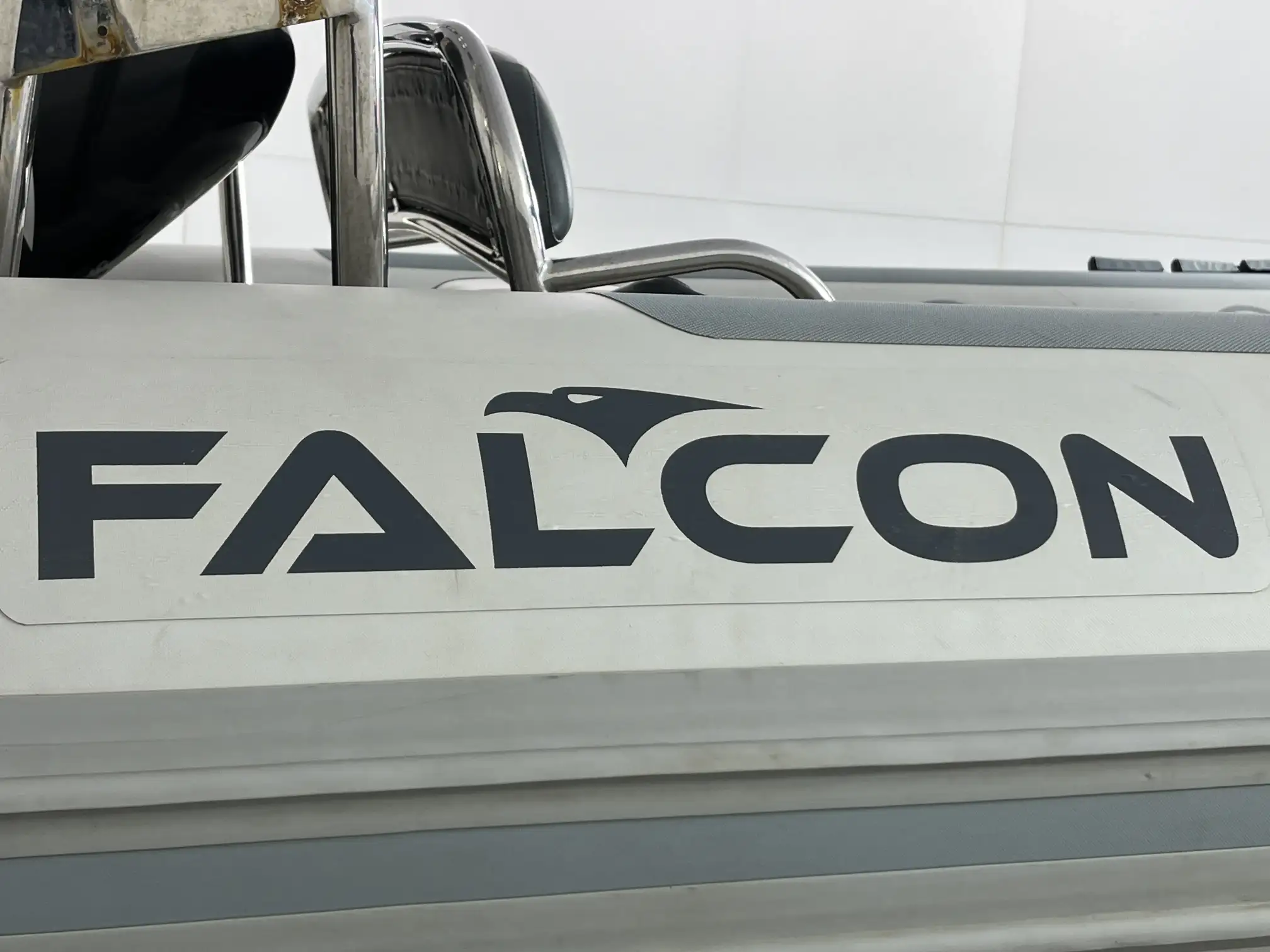 Falcon 520