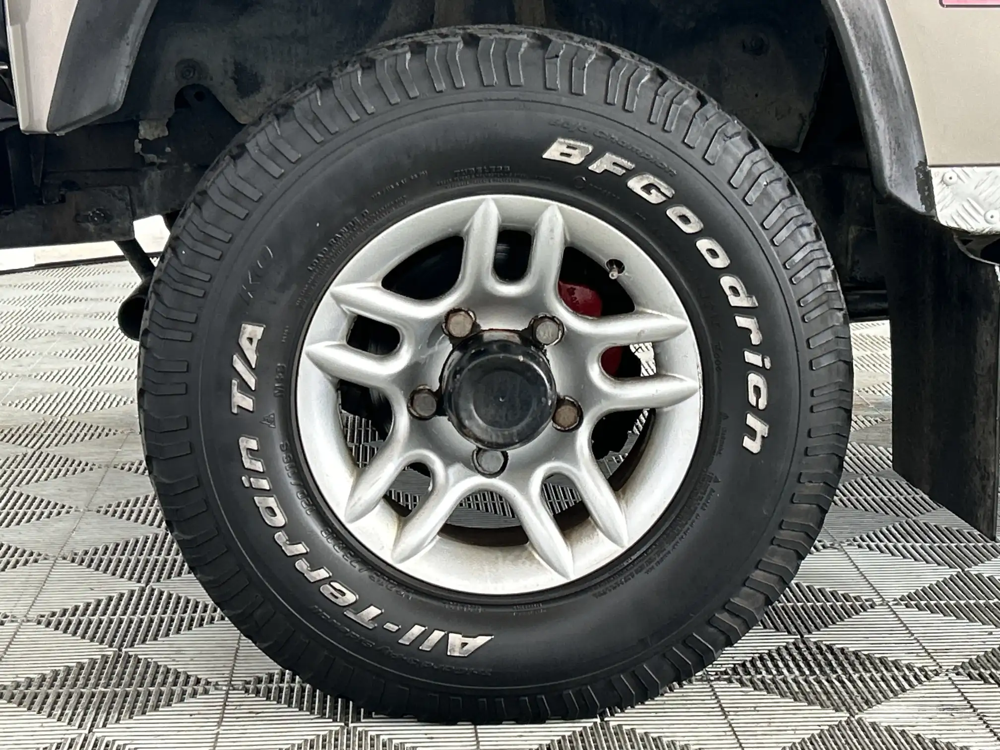 Land Rover Defender 110