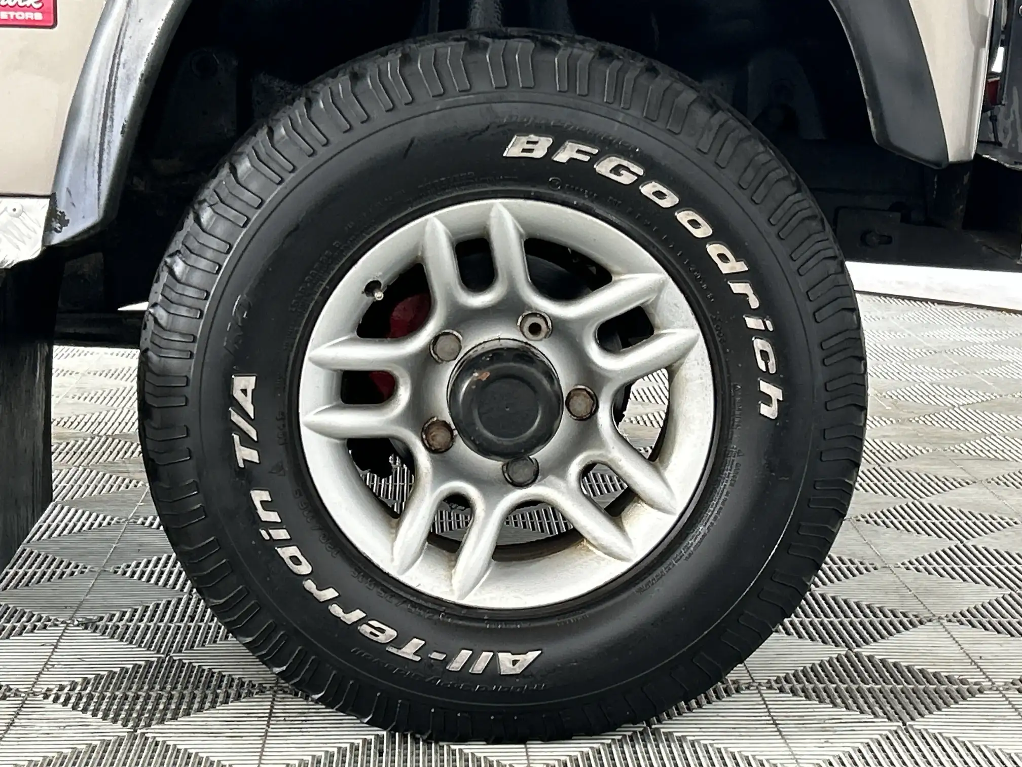 Land Rover Defender 110