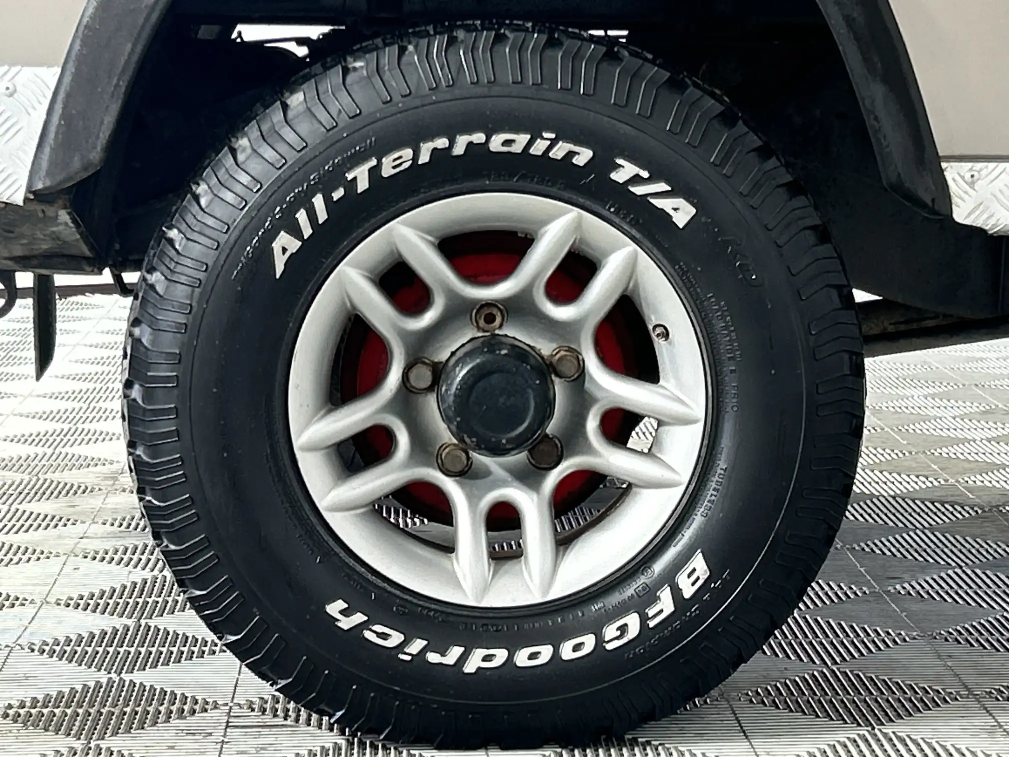 Land Rover Defender 110