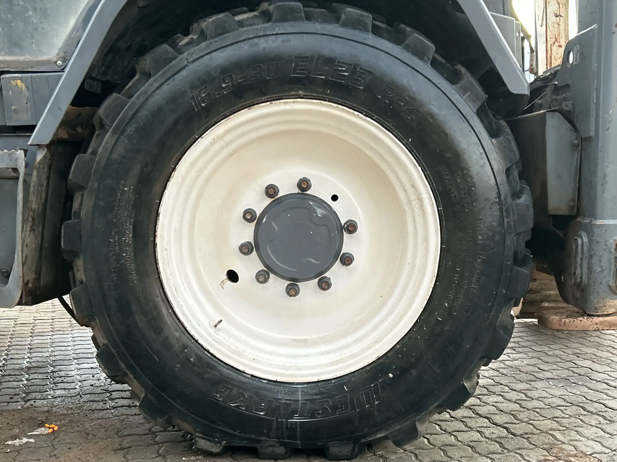 Terex TLB840
