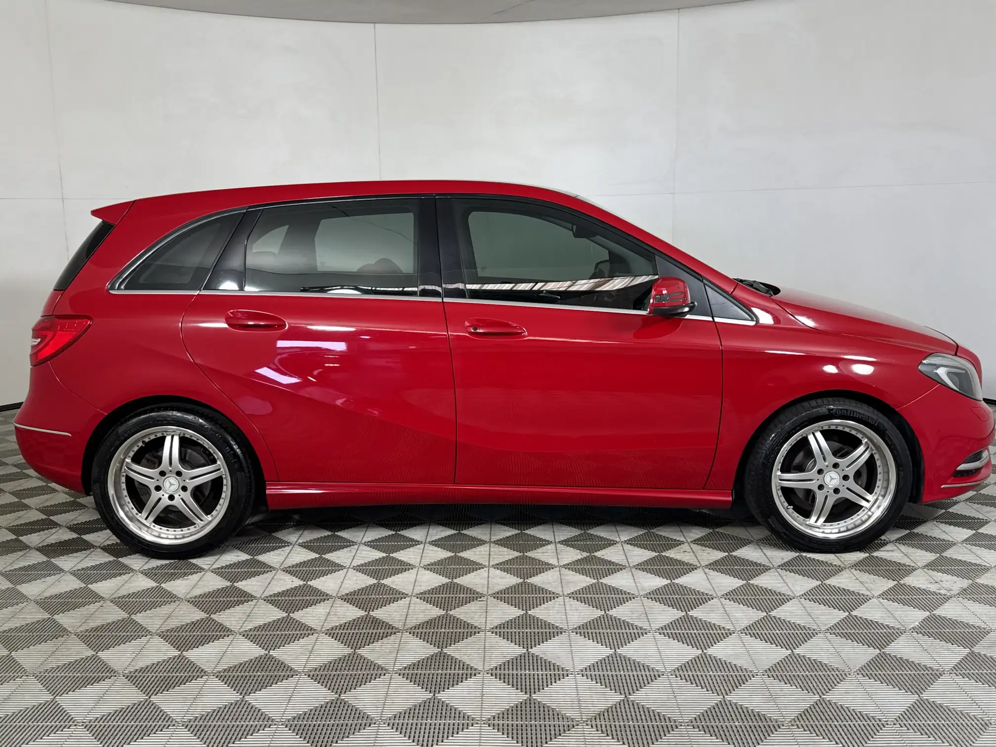 Mercedes-Benz B Class