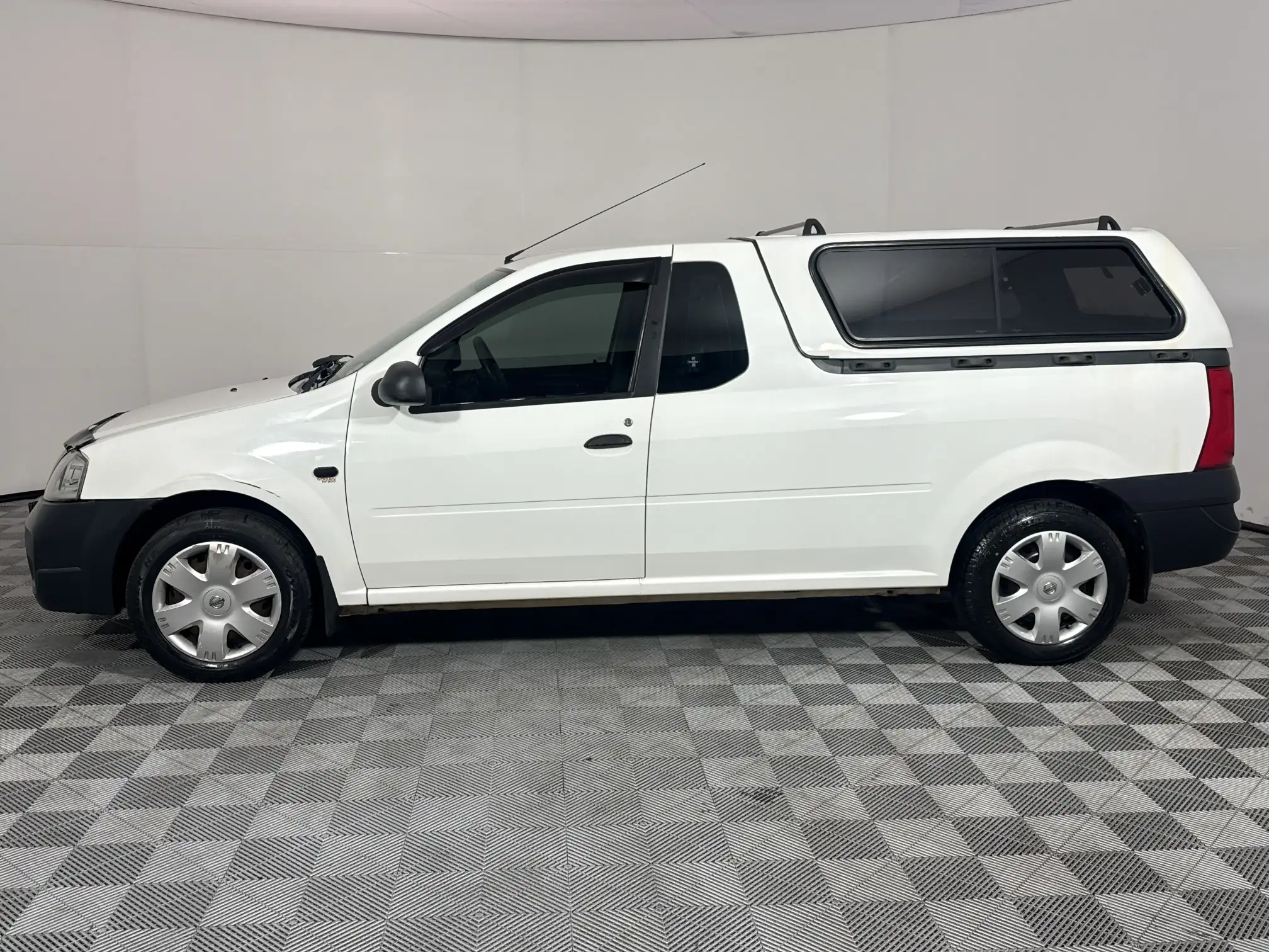 Nissan NP200