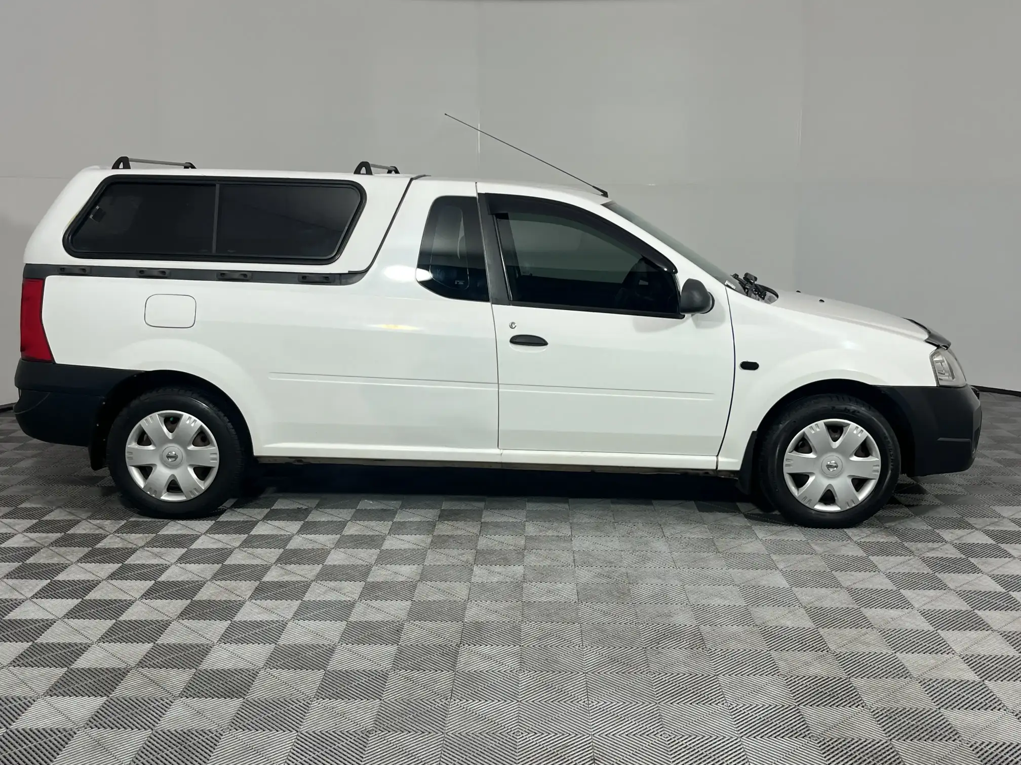 Nissan NP200