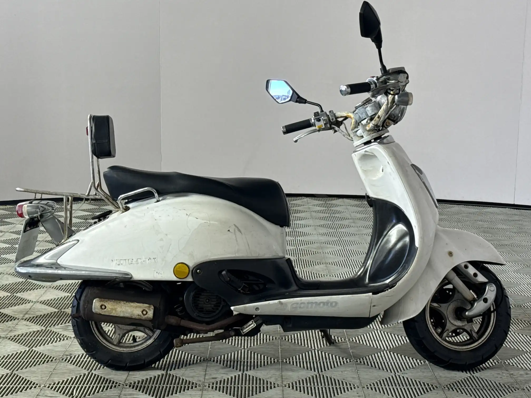 2012 Gomoto Gomoto