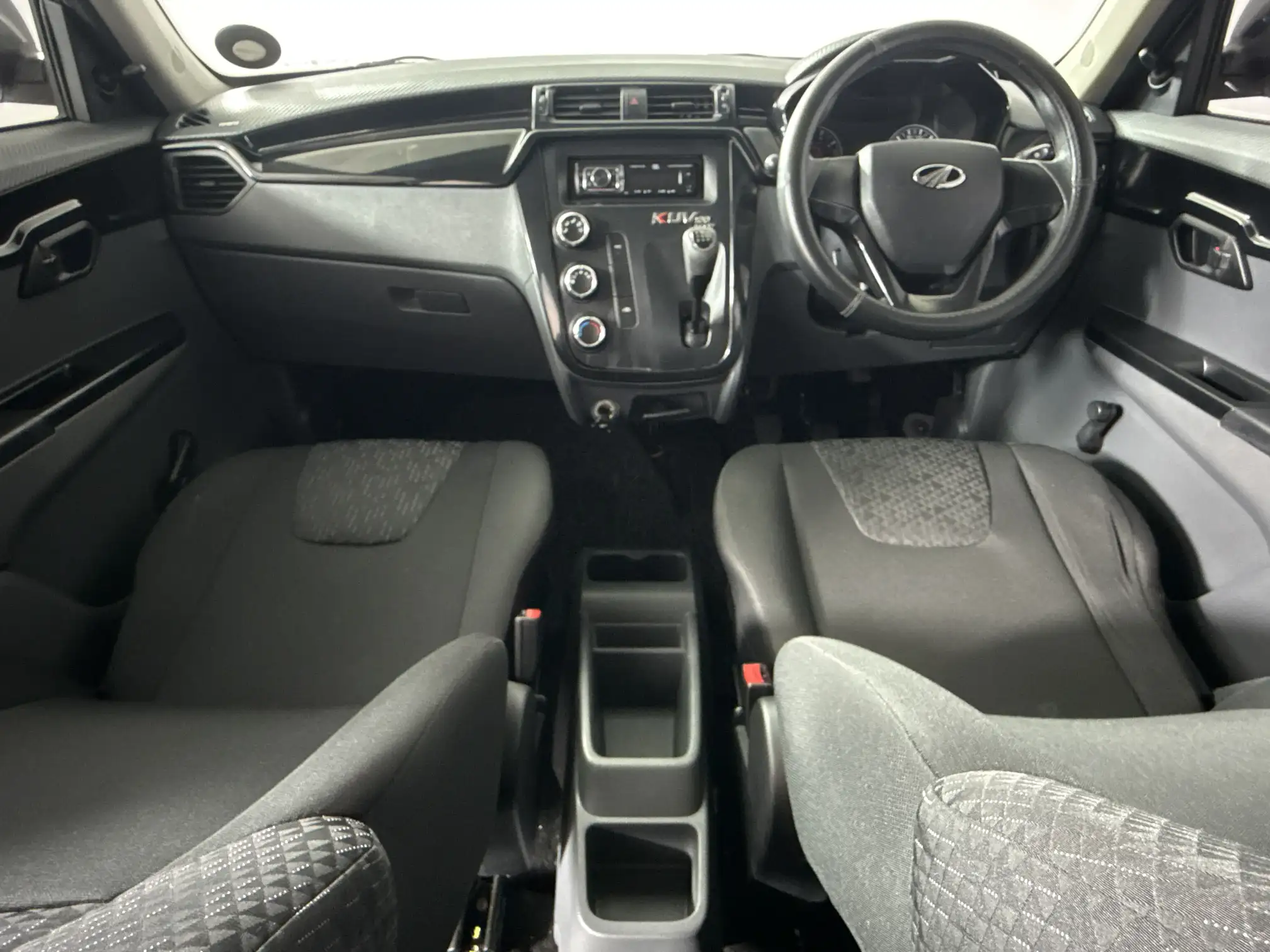 Mahindra KUV 100