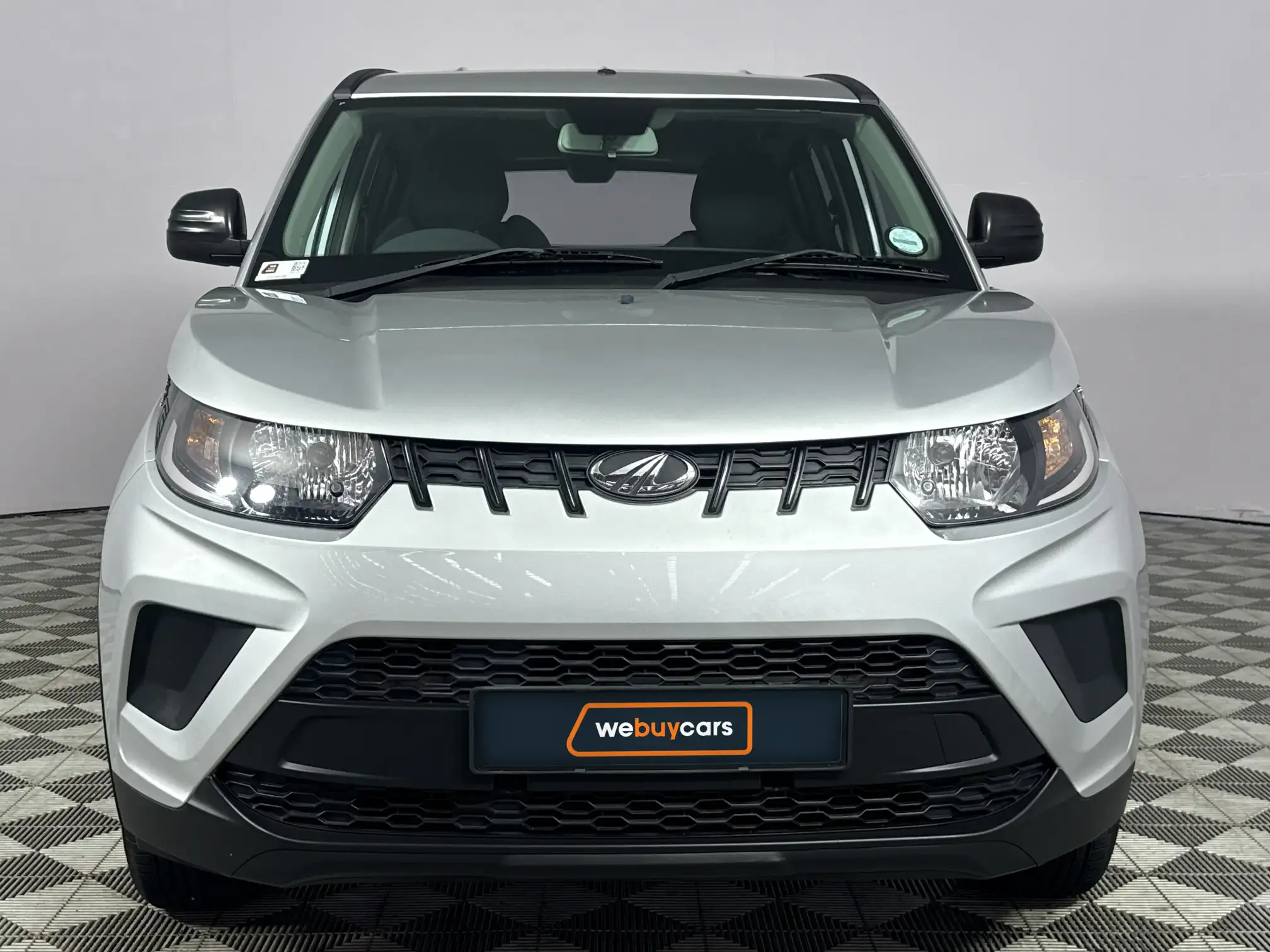 Mahindra KUV 100