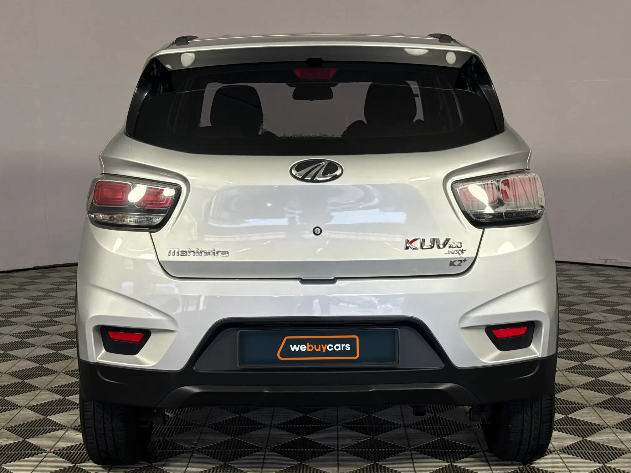 Mahindra KUV 100