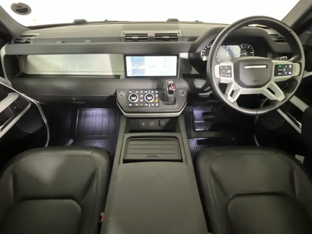 Land Rover Defender 110