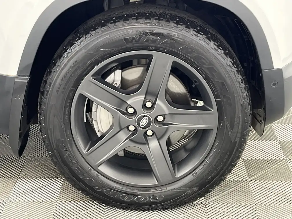 Land Rover Defender 110
