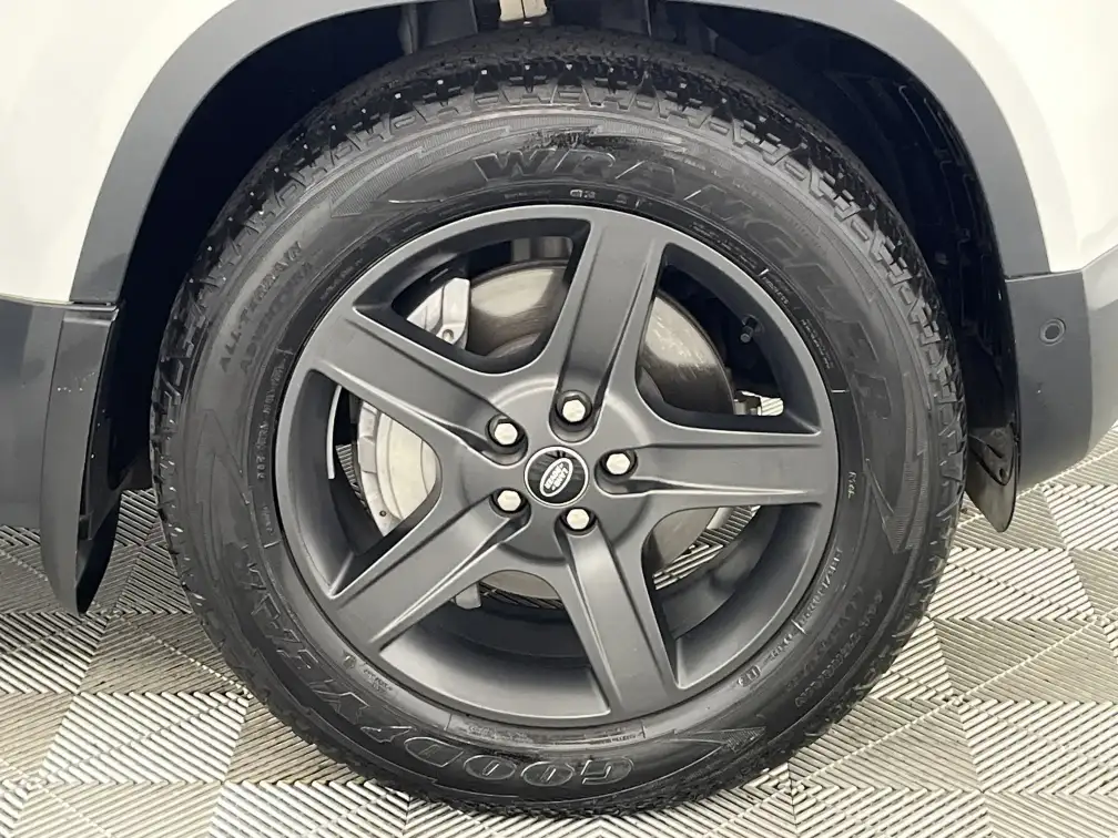 Land Rover Defender 110