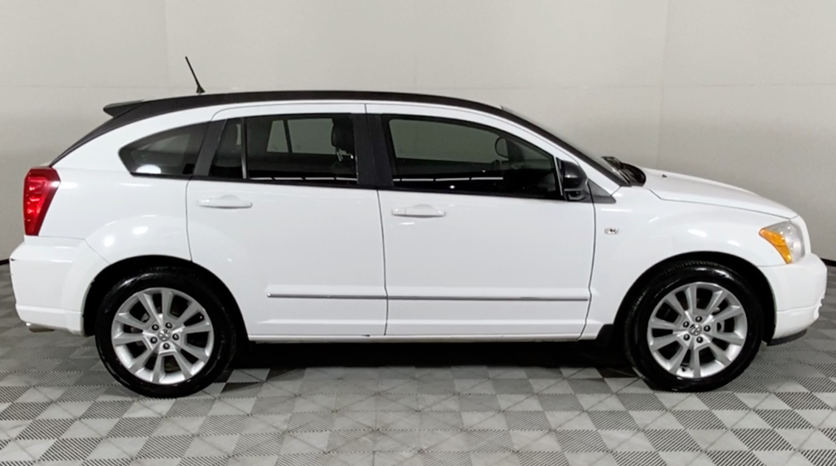 Used 2011 Dodge Caliber 2.0 SXT for sale | WeBuyCars