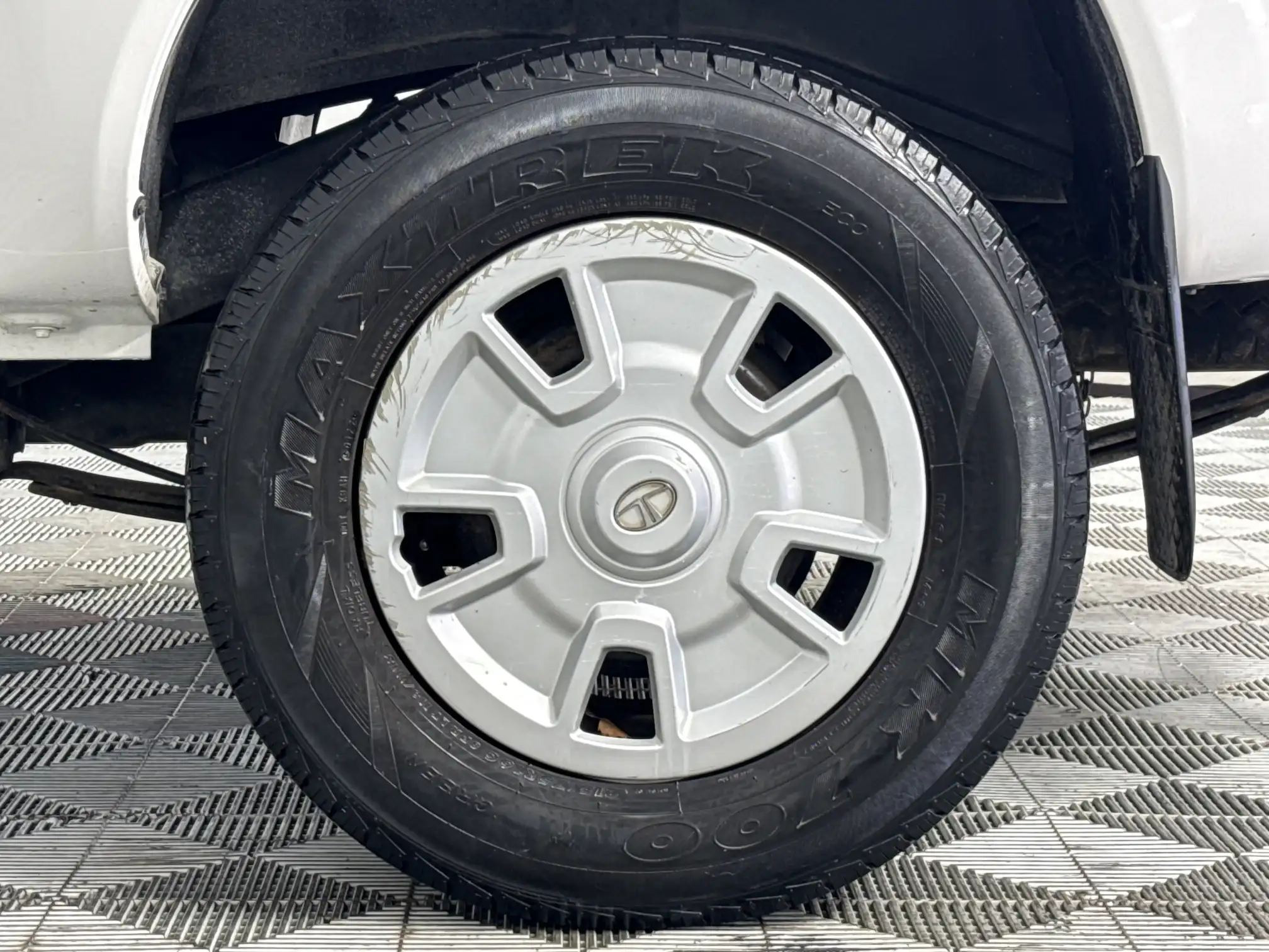 Tata Xenon