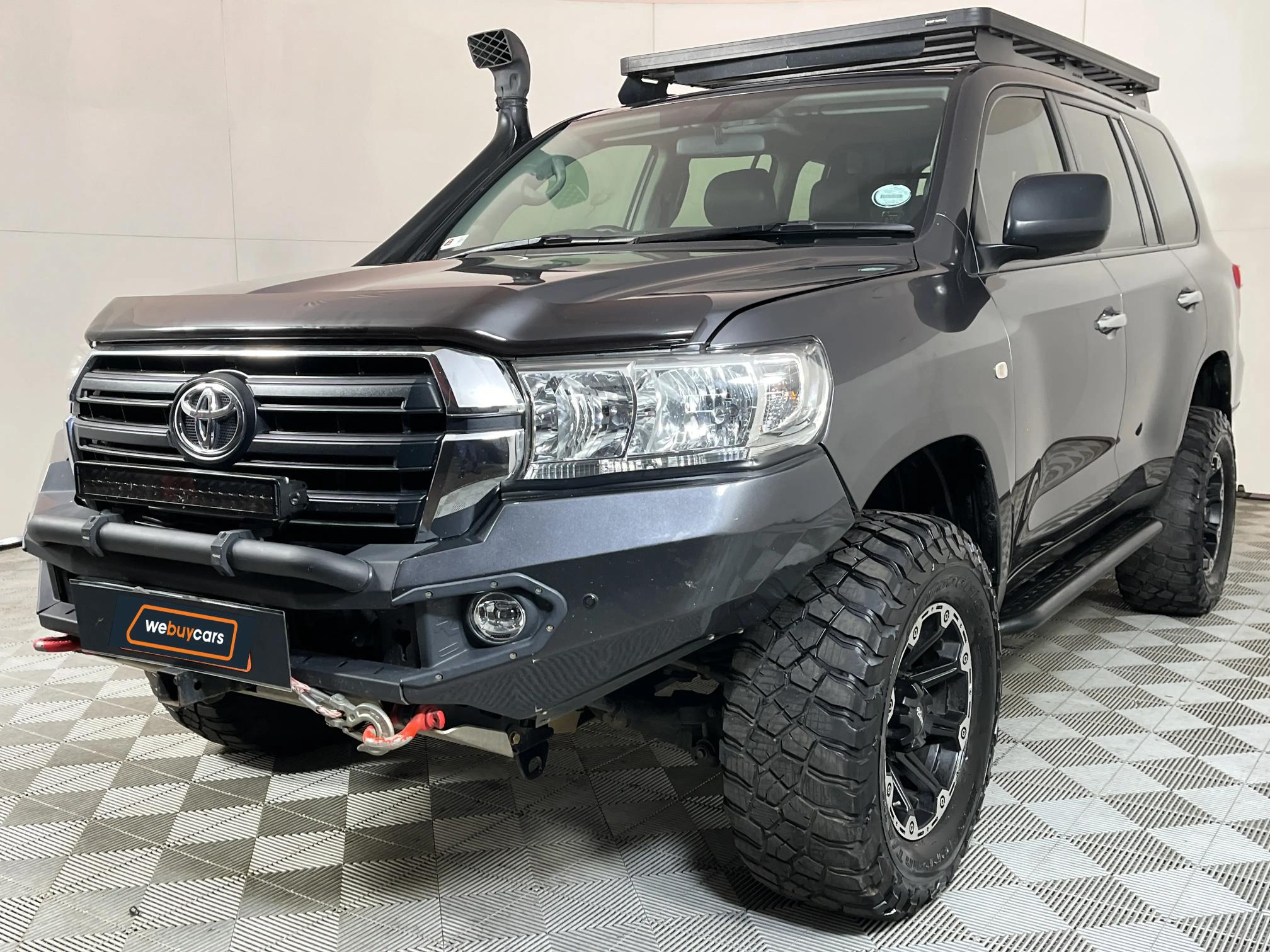 Toyota Land Cruiser 200 GX 4.5D V8 Auto