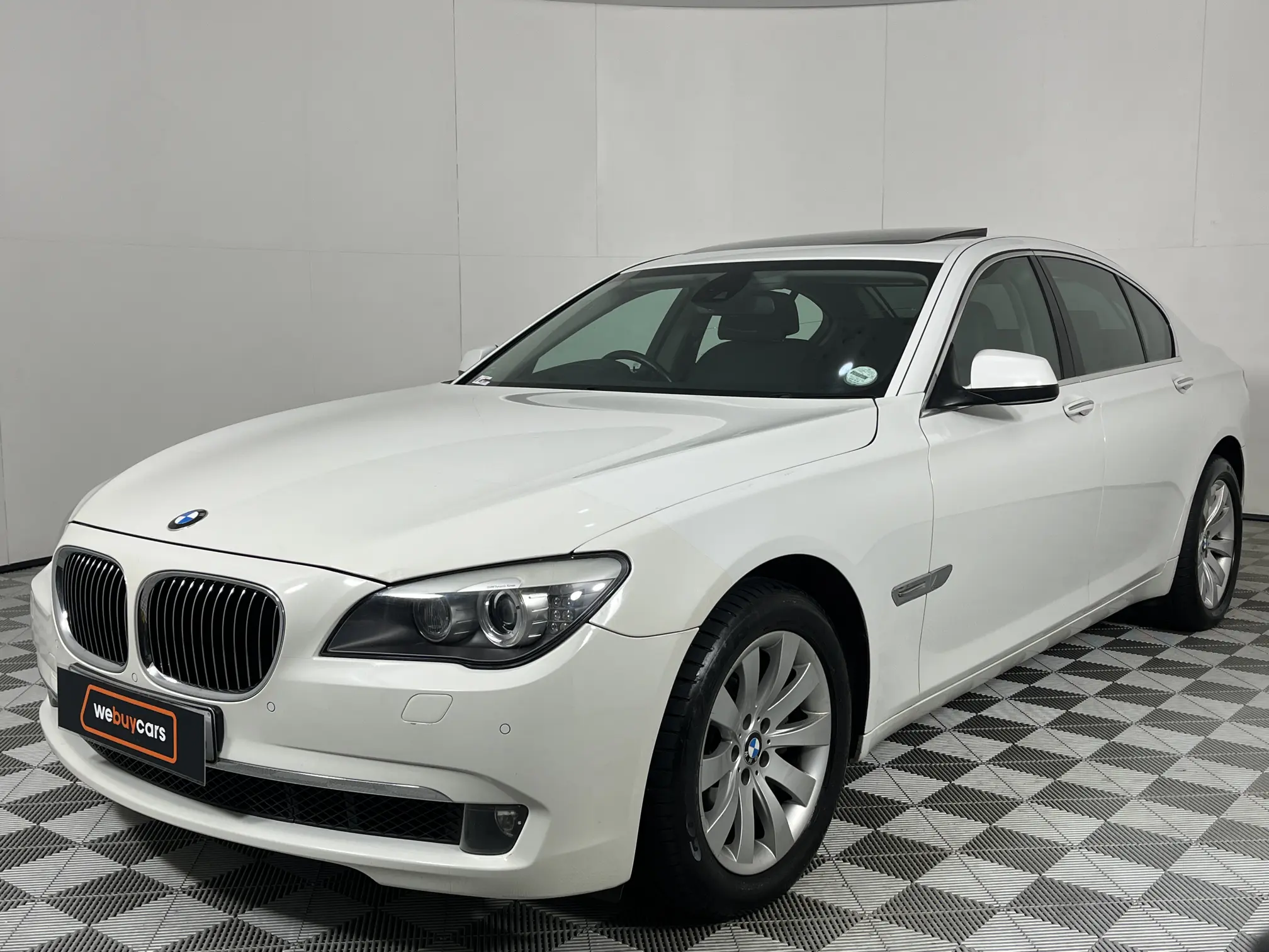 2010 BMW 7 Series 740i (F01)