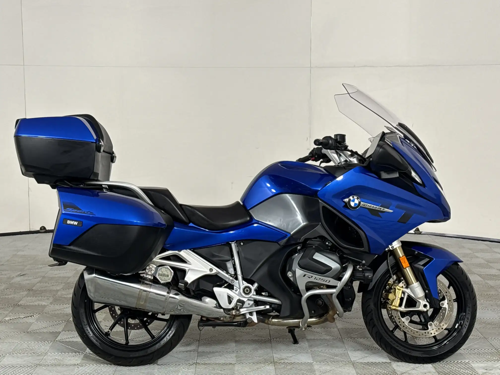 2021 BMW R Series