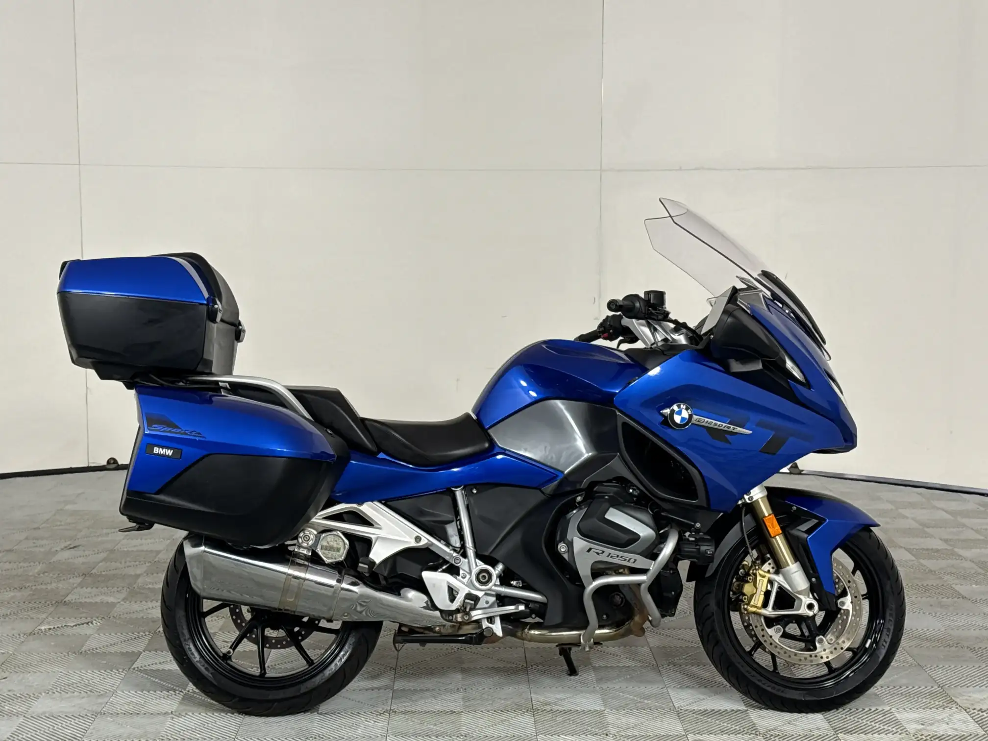 BMW R Series