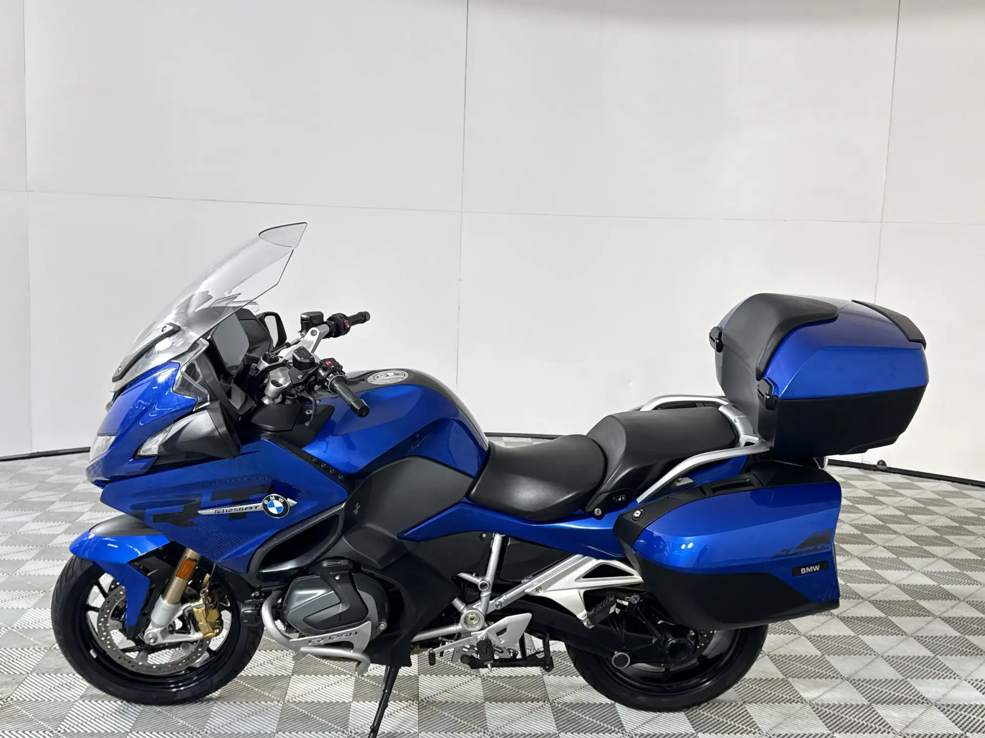 BMW R Series
