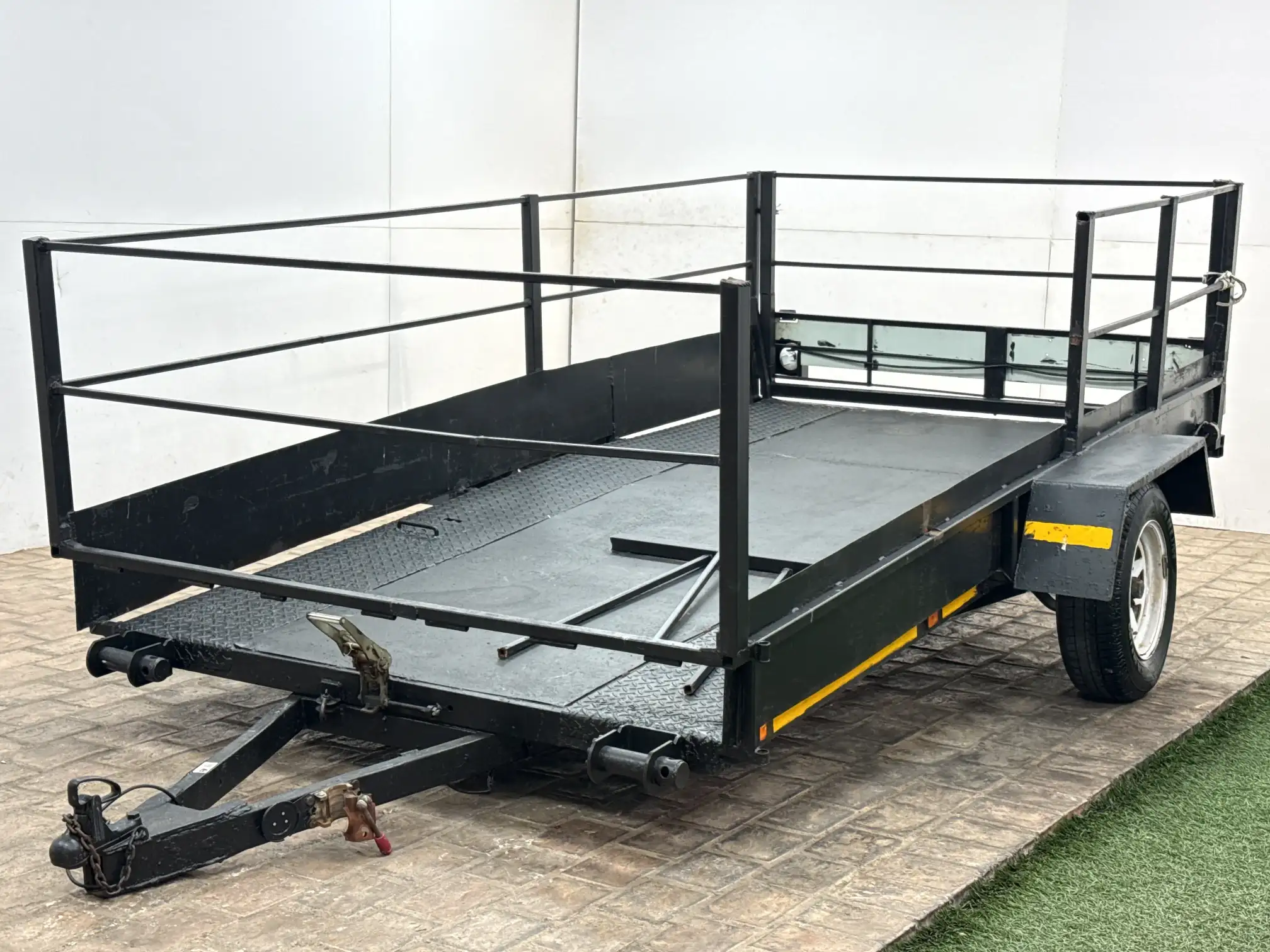 2016 Custom Flatbed
