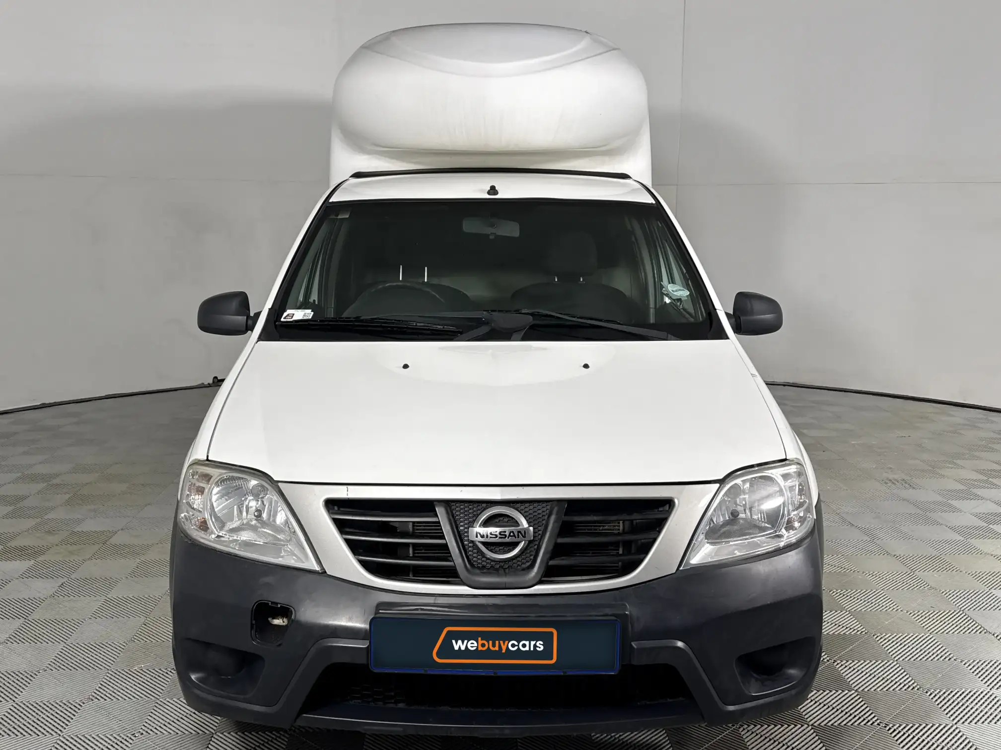 Nissan NP200