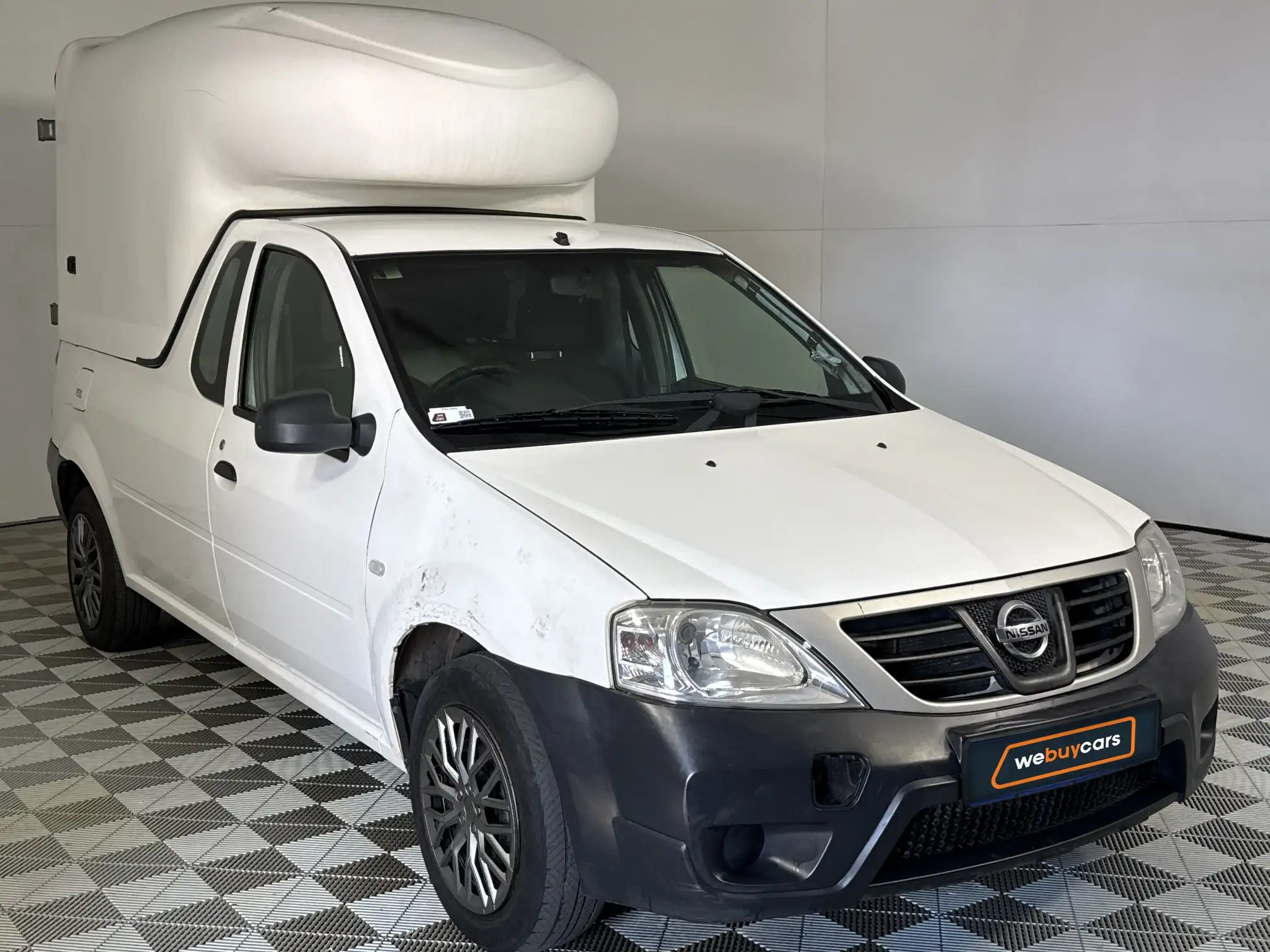 Nissan NP200
