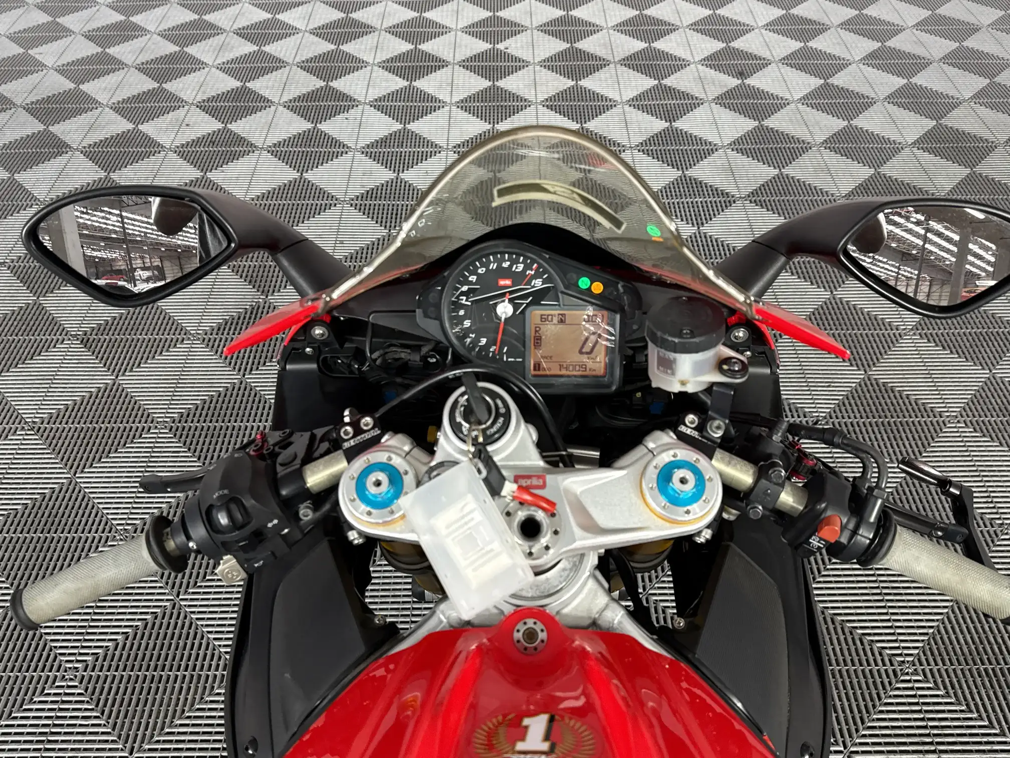 Aprilia Rsv4