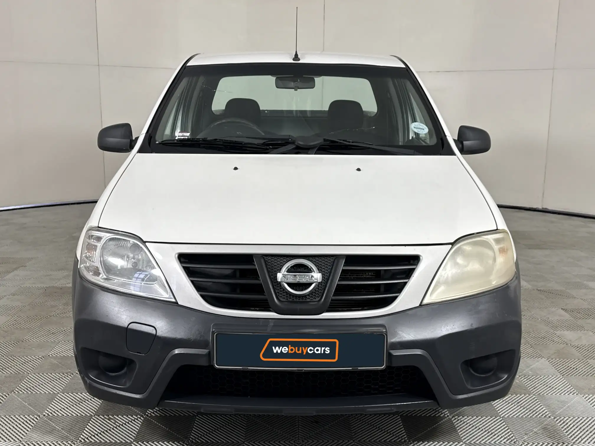 Nissan NP200