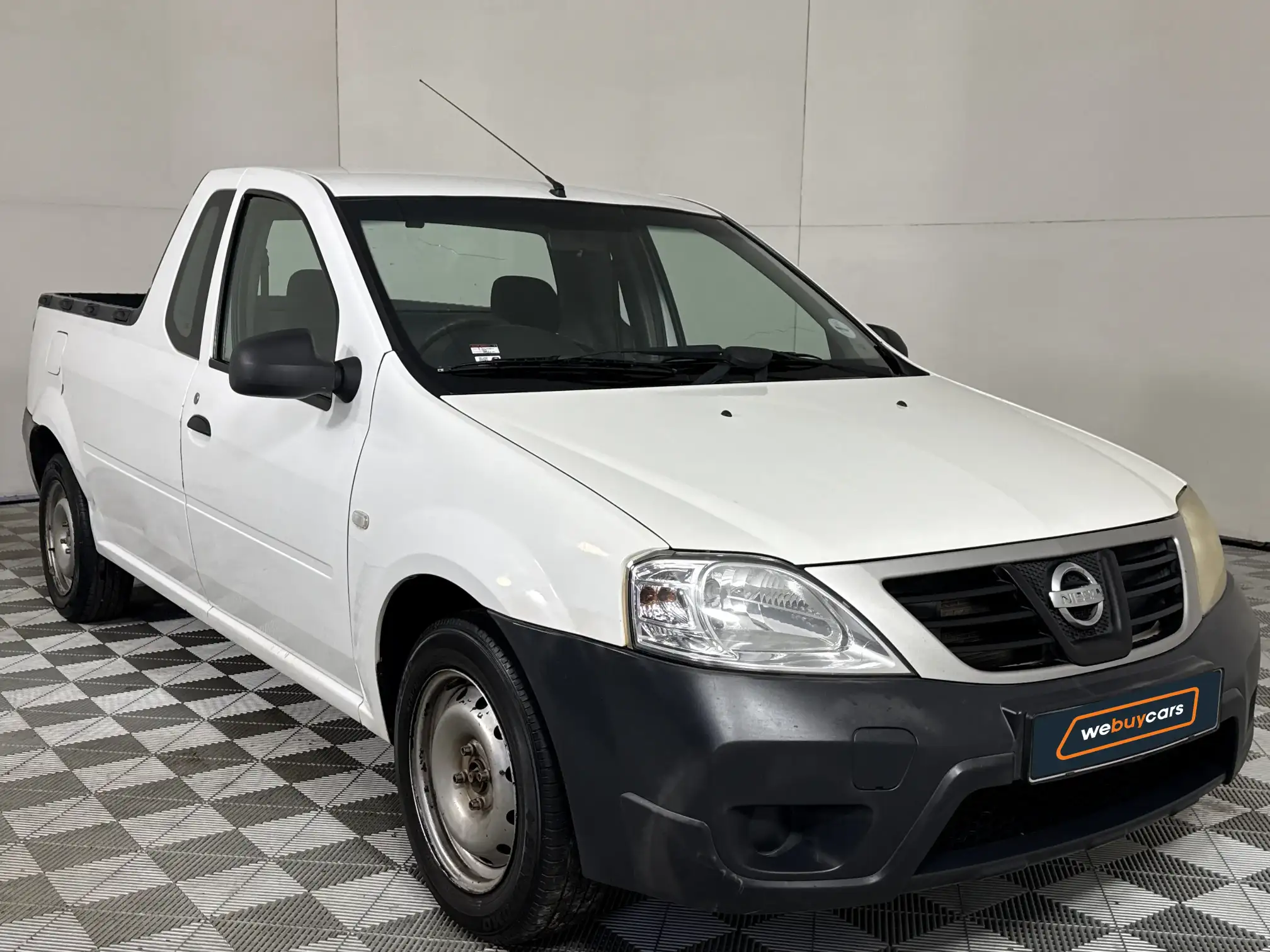 Nissan NP200