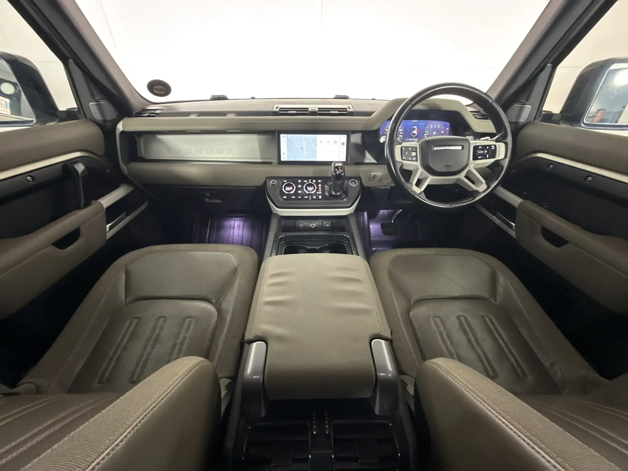 Land Rover Defender 110
