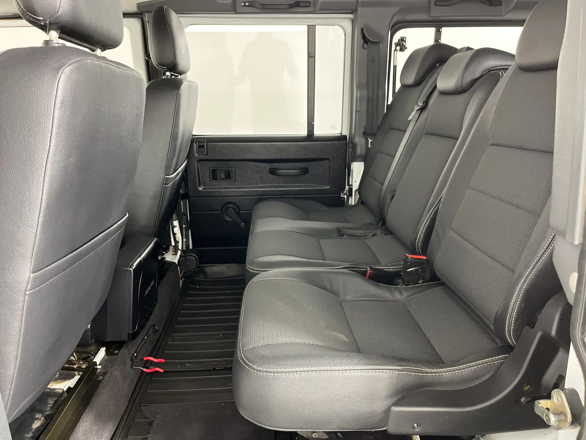 Land Rover Defender 110