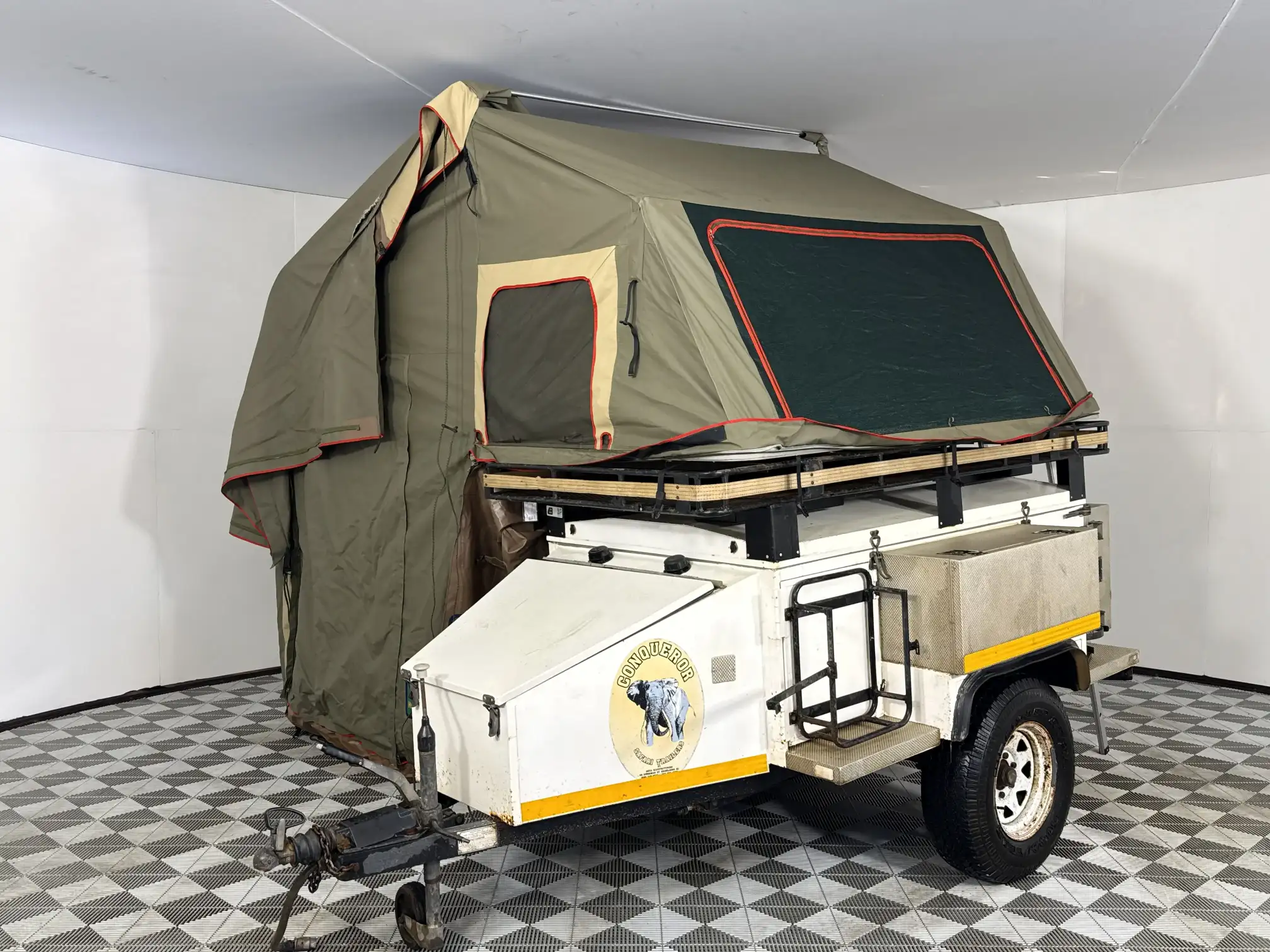 2000 Conqueror Safari