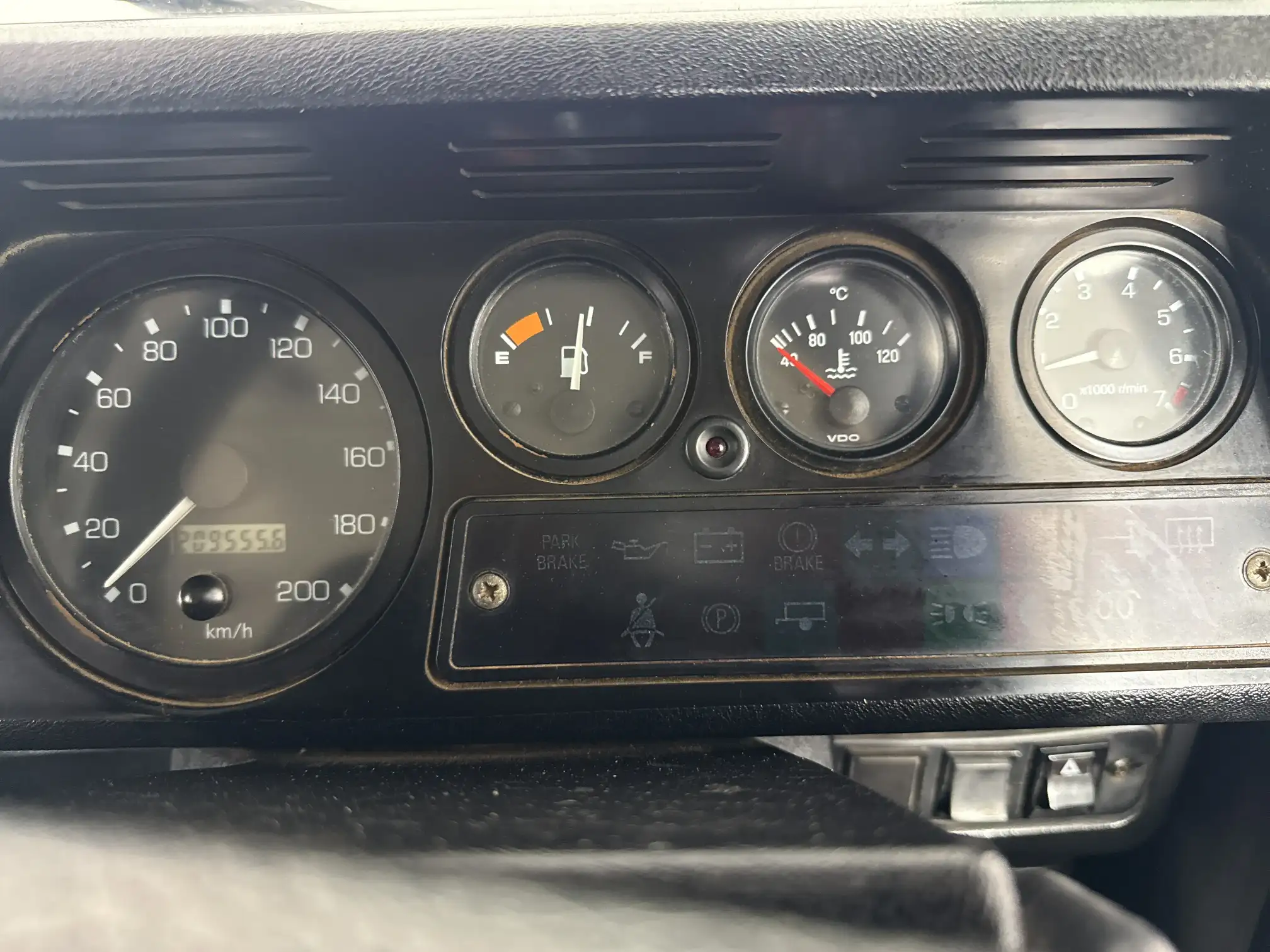 Land Rover Defender 110