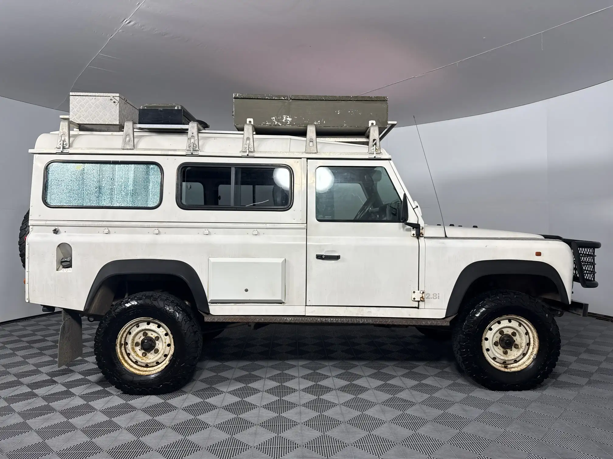 Land Rover Defender 110