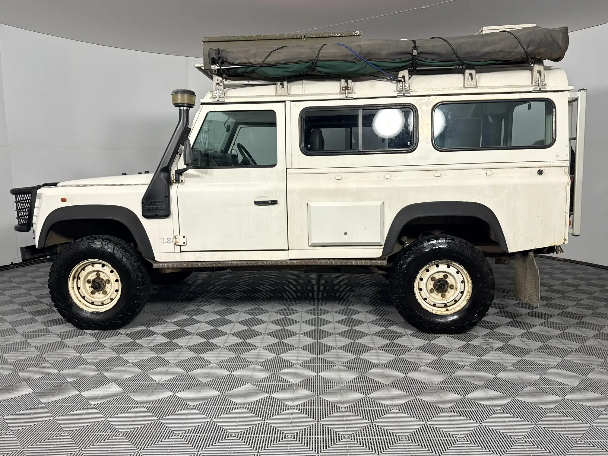 Land Rover Defender 110